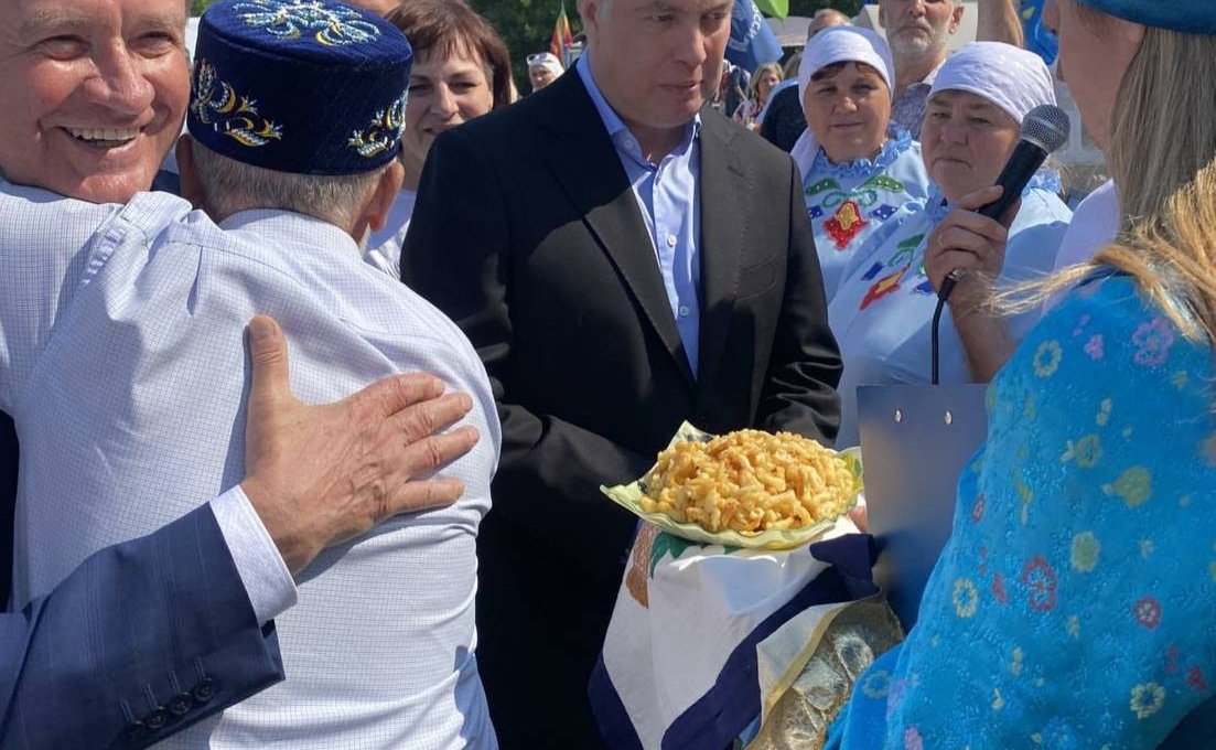 Сергей Рябухин в ходе поездки в Ульяновскую область принял участие в праздновании татарского национального праздника Сабантуй