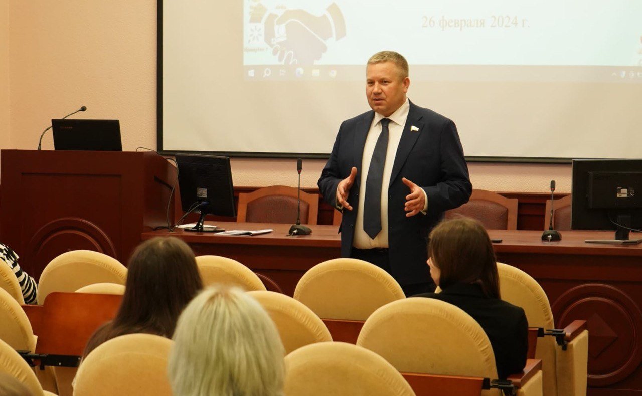 Денис Гусев провёл встречи со студентами Северного (Арктического) федерального университета имени М.В. Ломоносова и Северного государственного медицинского университета в городе Архангельске