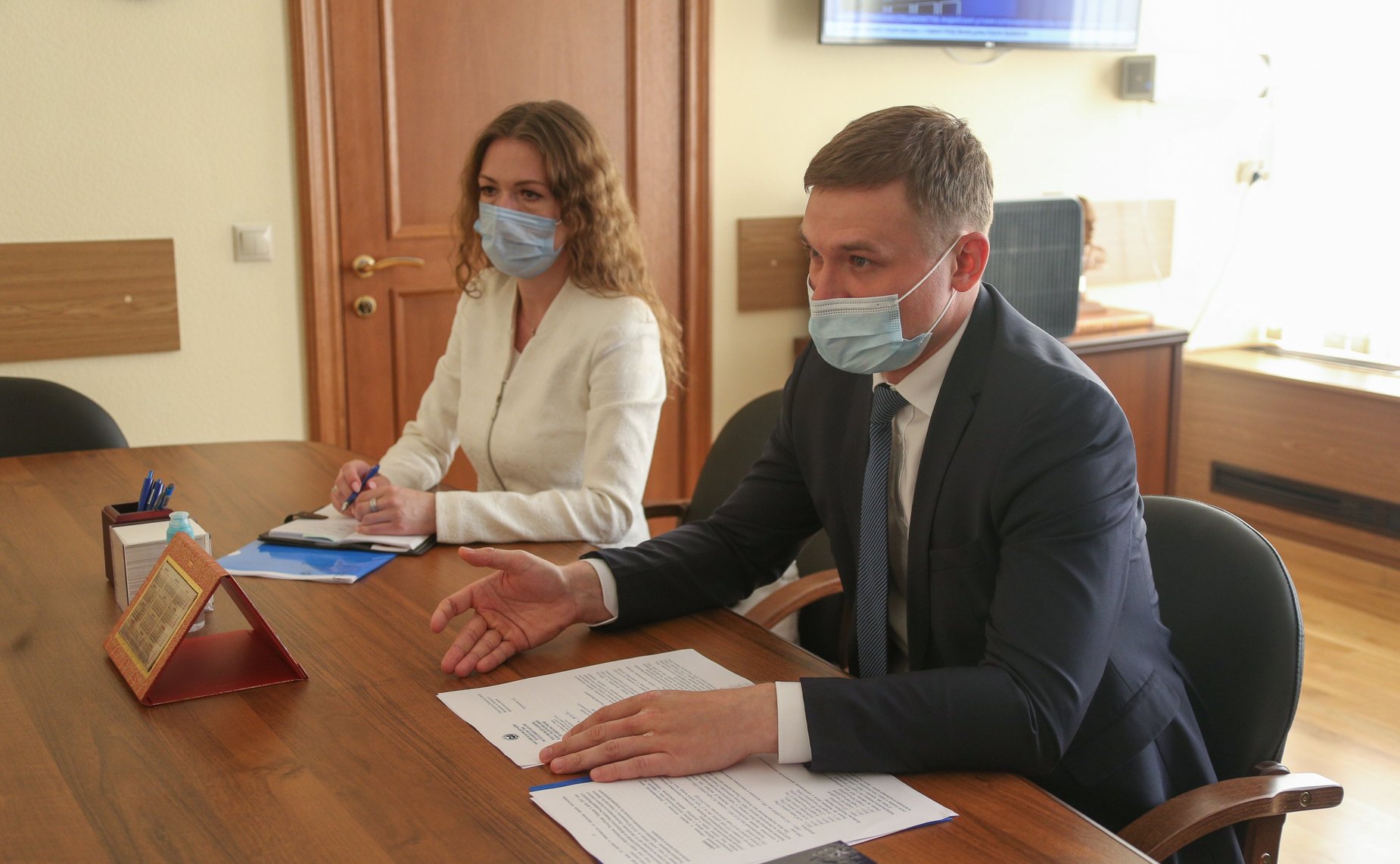 Анатолий Артамонов провел рабочую встречу с Председателем Правительства Республики Хакасия Валентином Коноваловым