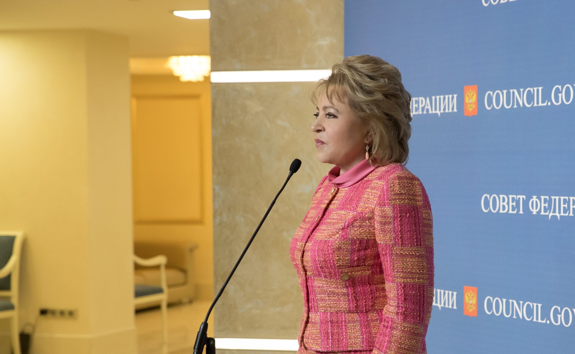 В. Матвиенко