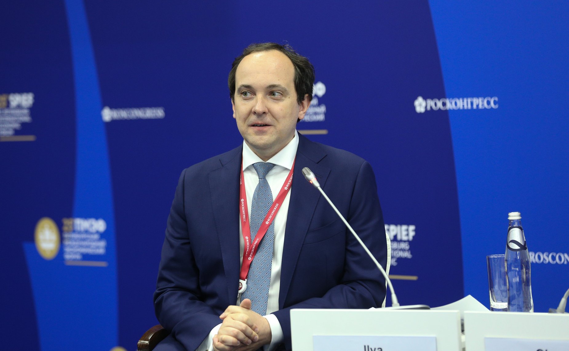 «Круглый стол»: Продвигая социально ориентированное устойчивое будущее. Инвестиции в развитие – инвестиции в человека. Мероприятие состоялось в рамках юбилейного XXV ПМЭФ-2022