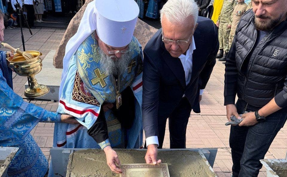 Александр Усс принял участие в торжественных мероприятиях в день установления краеугольного камня кафедрального собора Рождества Пресвятой Богородицы