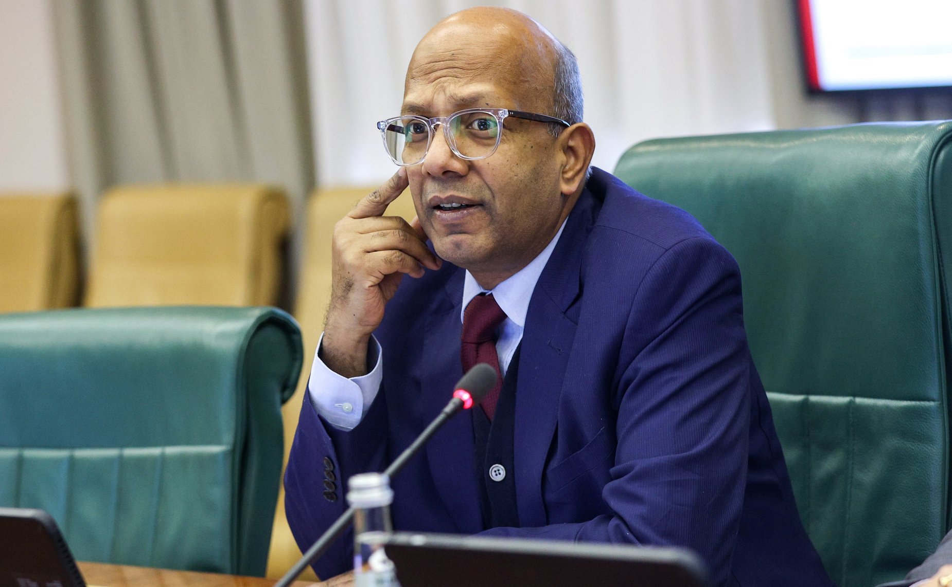 Встреча председателя Комитета СФ по международным делам Григория Карасина с Чрезвычайным и Полномочным Послом Республики Индия в РФ Винаем Кумаром