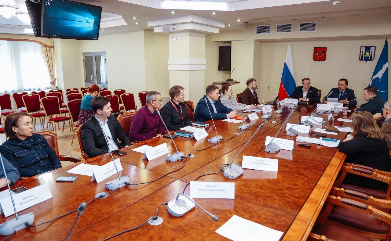 Андрей Хапочкин провёл совещание по проблемам качества связи в новых микрорайонах