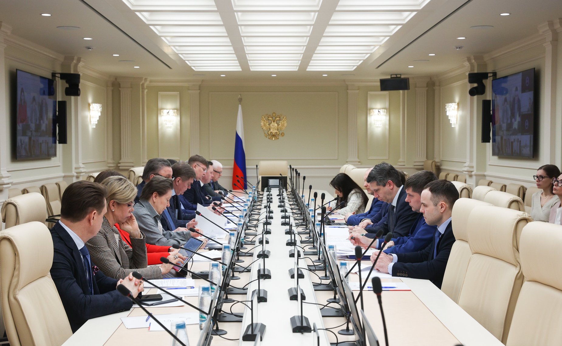 Совещание «О механизмах снижения финансовой нагрузки на бюджеты муниципальных образований по возмещению вреда, причиненного почвам в результате размещения несанкционированных свалок»