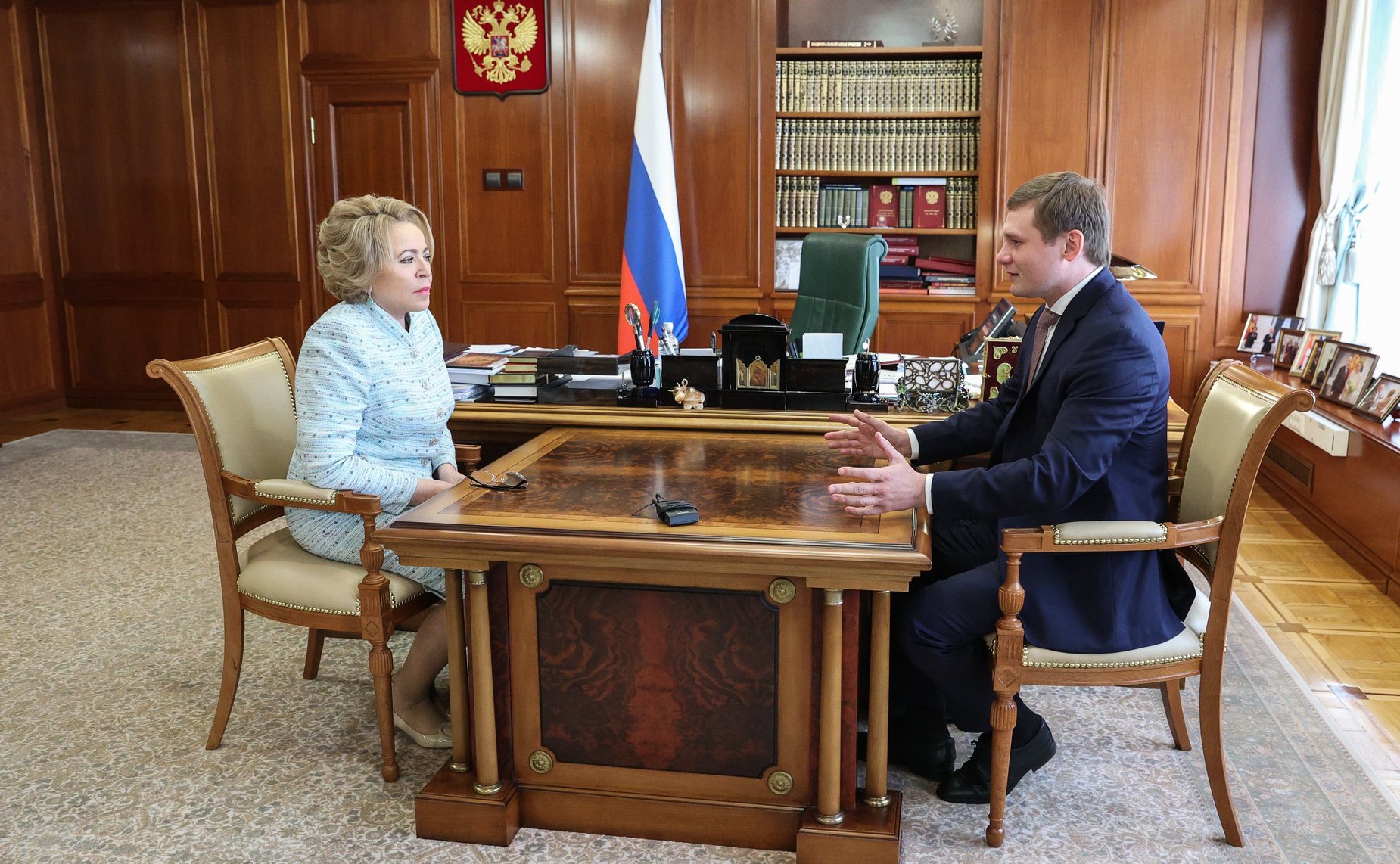 Валентина Матвиенко провела встречу с главой Республики Хакасия – председателем правительства Республики Хакасия Валентином Коноваловым