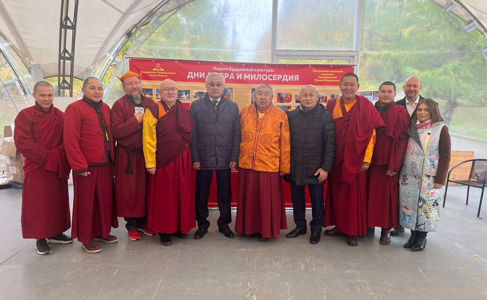 Баир Жамсуев принял участие в церемонии разбора песочной Мандалы Будды Медицины