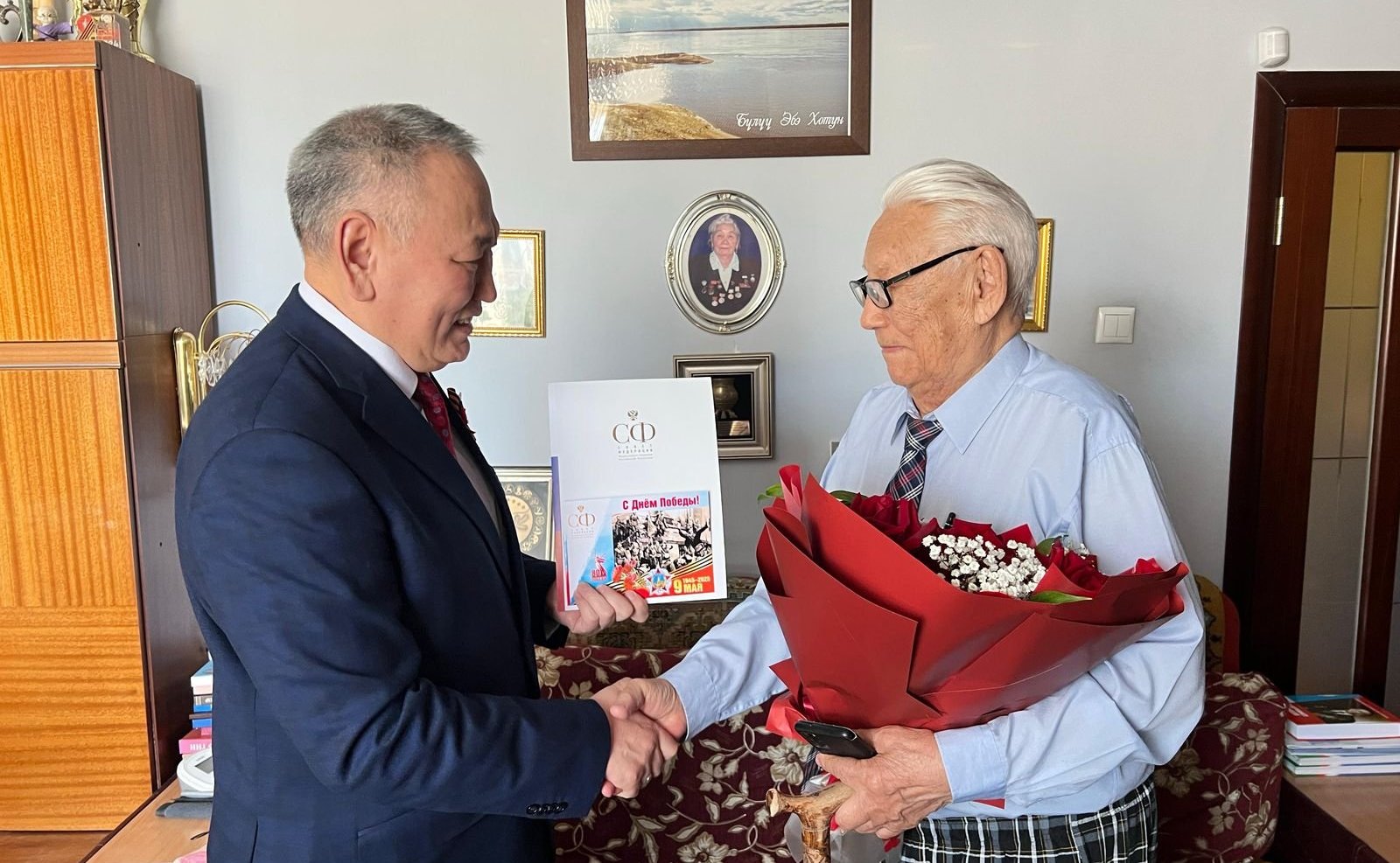 Сахамин Афанасьев принял участие в торжественных мероприятиях, приуроченных к 80-летию Победы