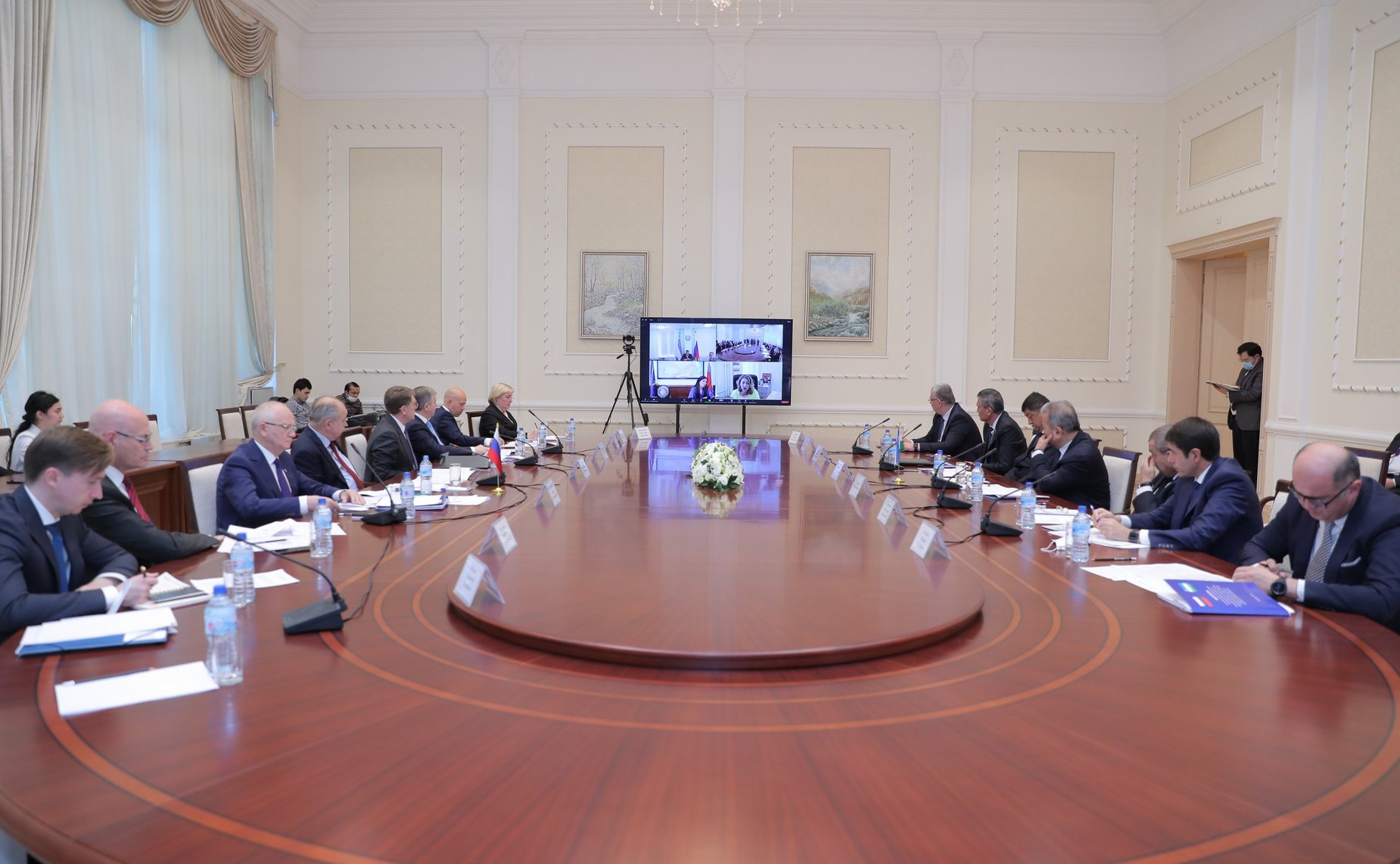 Заседание Межпарламентской комиссии по сотрудничеству Совета Федерации и Сената Олий Мажлиса Республики Узбекистан