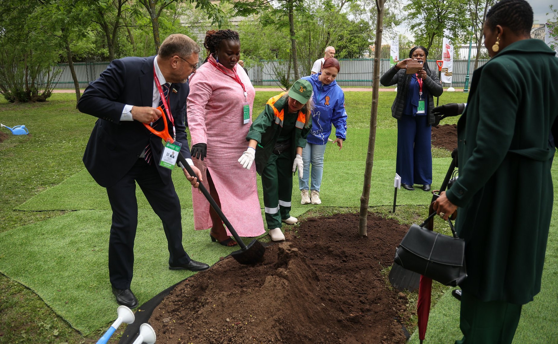 Церемония высадки деревьев в рамках проведения международной эколого-патриотической акции «Сад памяти», приуроченной к году Защитника Отечества