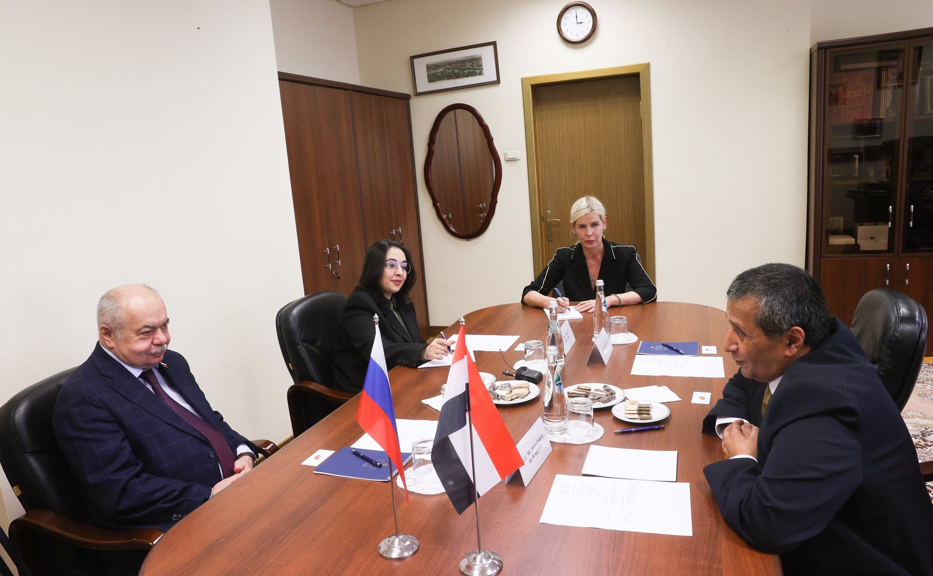 Ильяс Умаханов провел встречу с Чрезвычайным и Полномочным Послом Йеменской Республики в РФ Ахмедом Салемом Аль-Вахейши