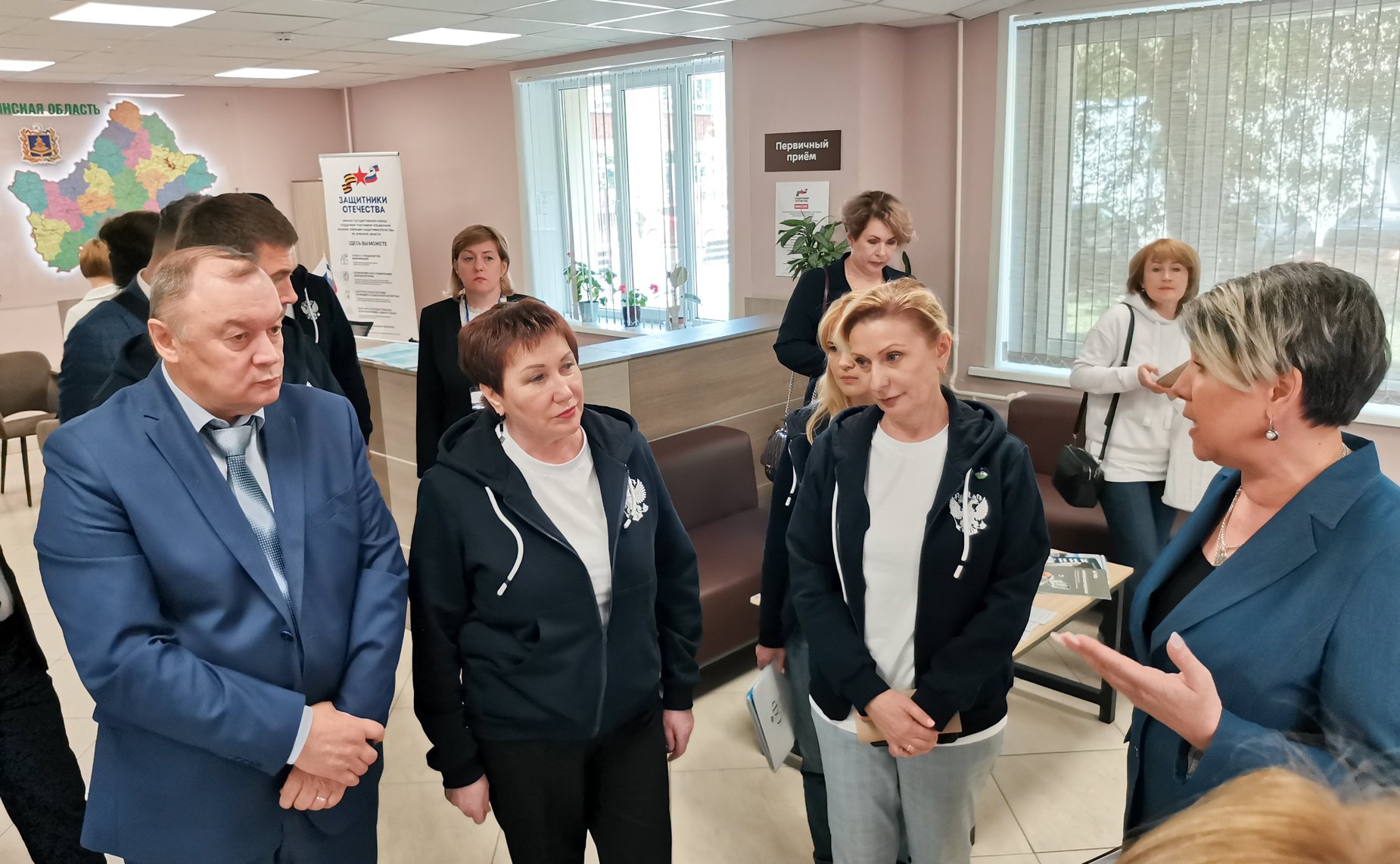 Сенаторы РФ посетили региональный филиал Государственного фонда «Защитники Отечества» в г. Брянске, встретились с участниками СВО и членами их семей