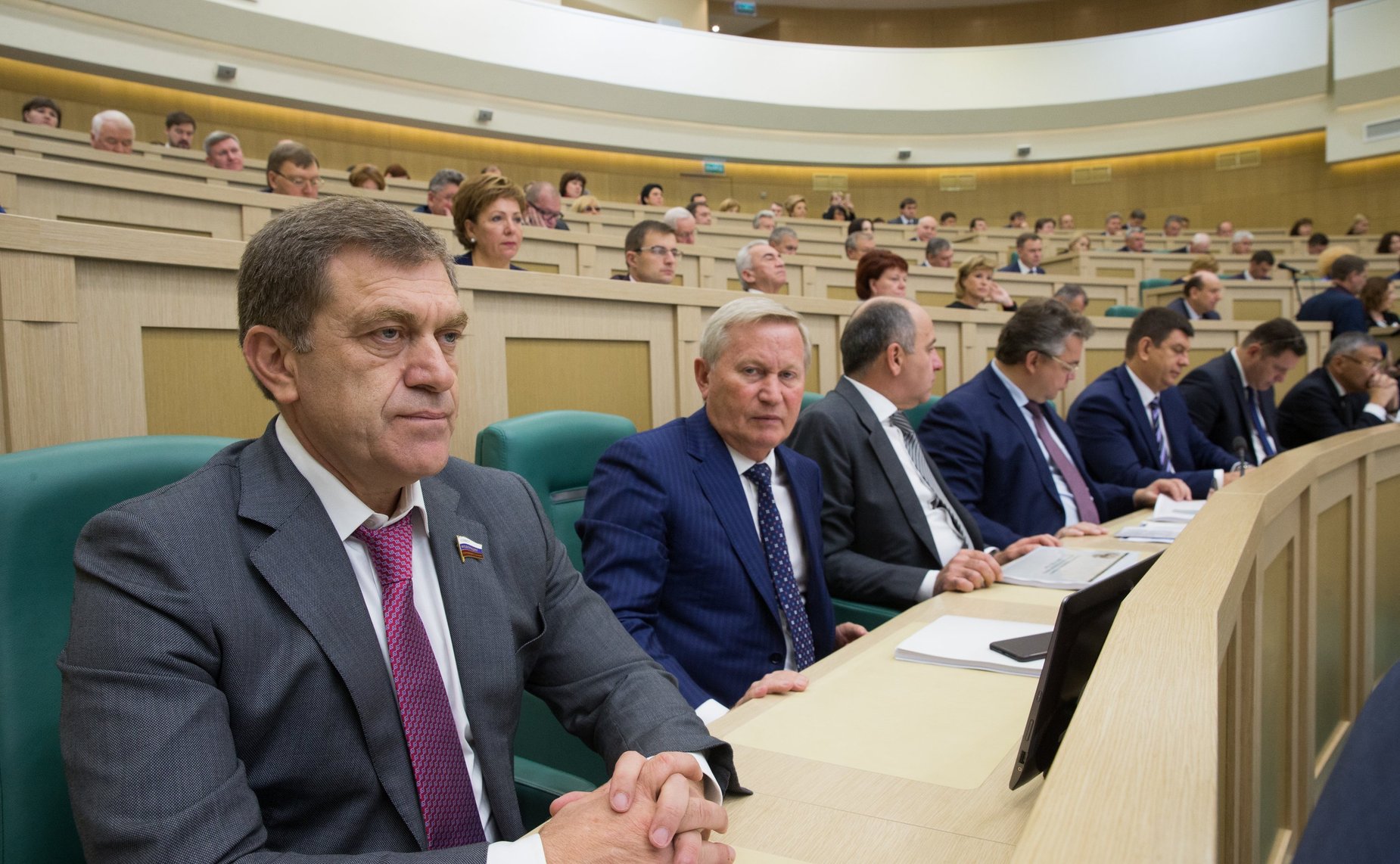 Парламентские слушания в Совете Федерации на тему «О параметрах проекта федерального бюджета на 2018 год и на плановый период 2019 и 2020 годов»