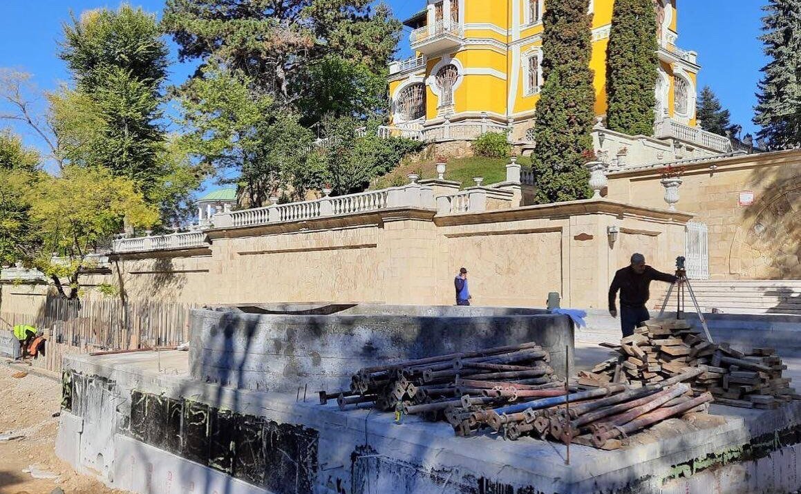 Анатолий Артамонов совершил рабочую поездку в Ставропольский край и ознакомился с ходом строительных работ на ряде объектов Кисловодска