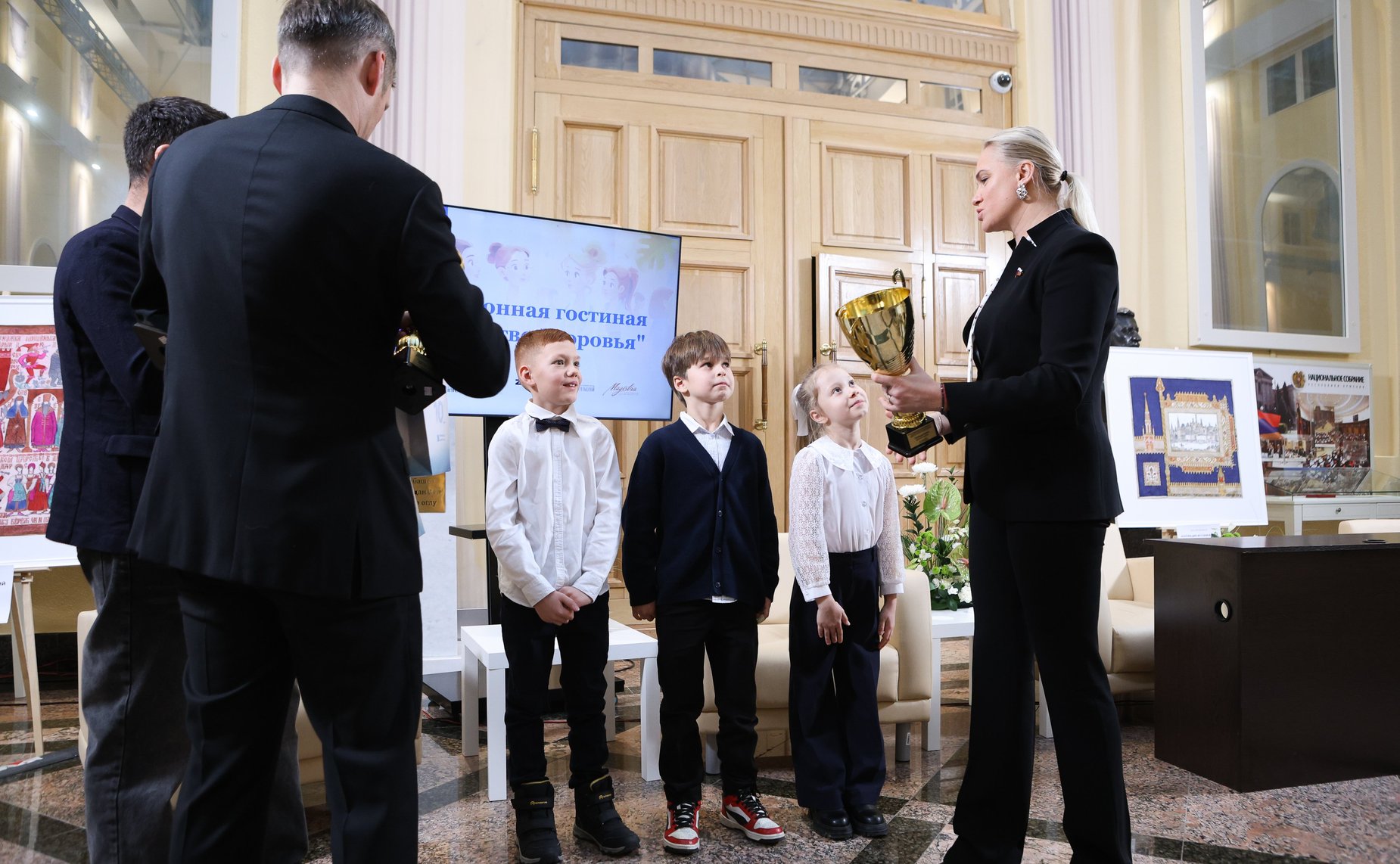 Модерационная гостиная «Содружество здоровья». Награждения. IV Международный Форум «Содружество моды»