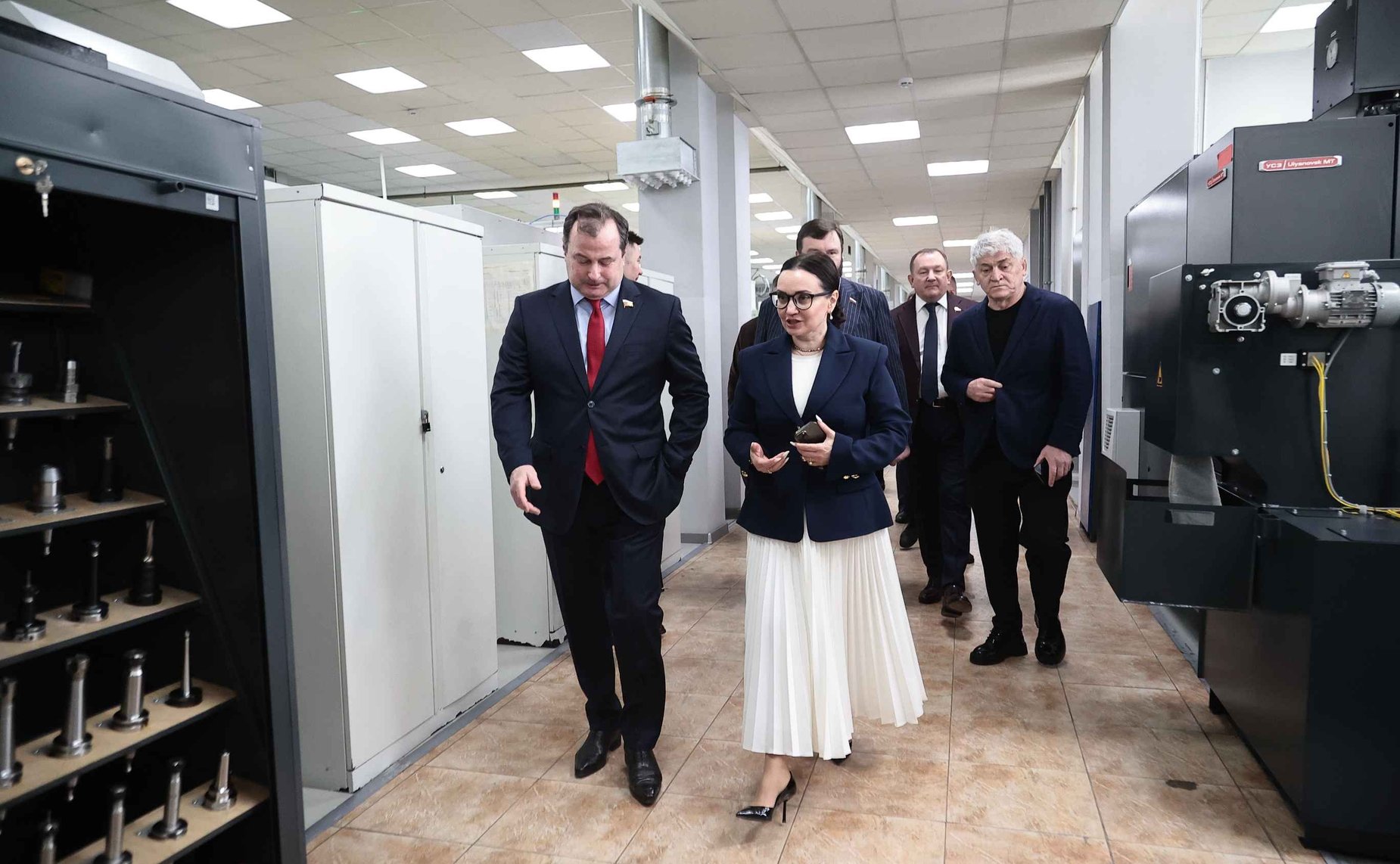 Сенаторы РФ посетили АО «Ульяновское конструкторское бюро приборостроения»