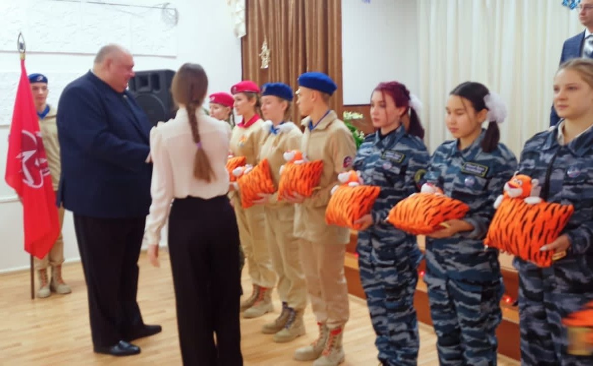 Сергей Аренин принял участие в торжественной церемонии награждения лучших участников Всероссийского детско-юношеского военно-патриотического общественного движения «ЮНАРМИЯ» и общественного движения правоохранительной направленности «Юный друг полиции» Са