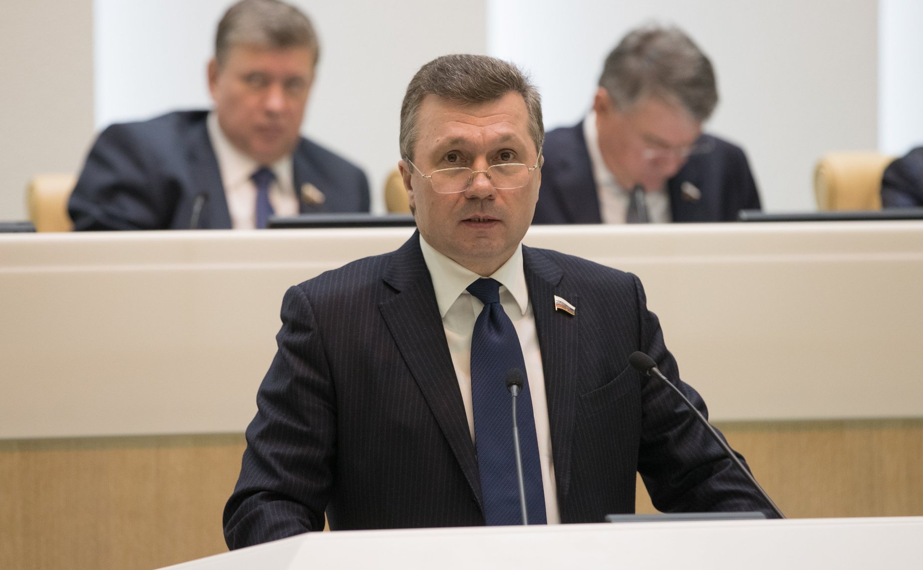 В. Васильев