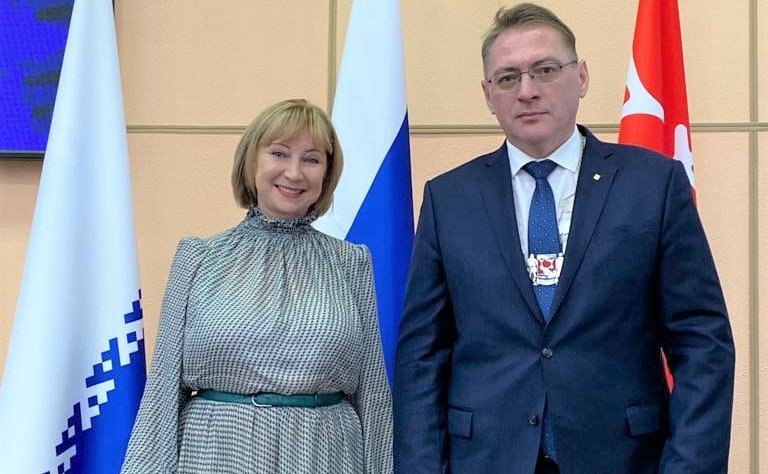 Римма Галушина приняла участие в торжественной церемонии вступления в должность главы муниципального образования «Городской округ «Город Нарьян-Мар» Олега Белака