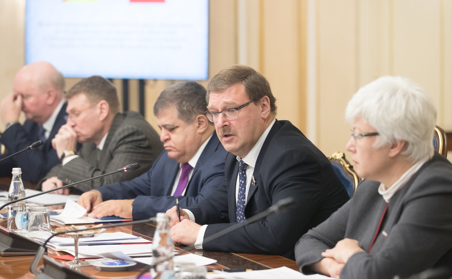 Встреча председателя Комитета СФ по международным делам Константина Косачева с председателем Комиссии по плану и бюджету Ассамблеи Республики Мозамбик Энеашем Комише