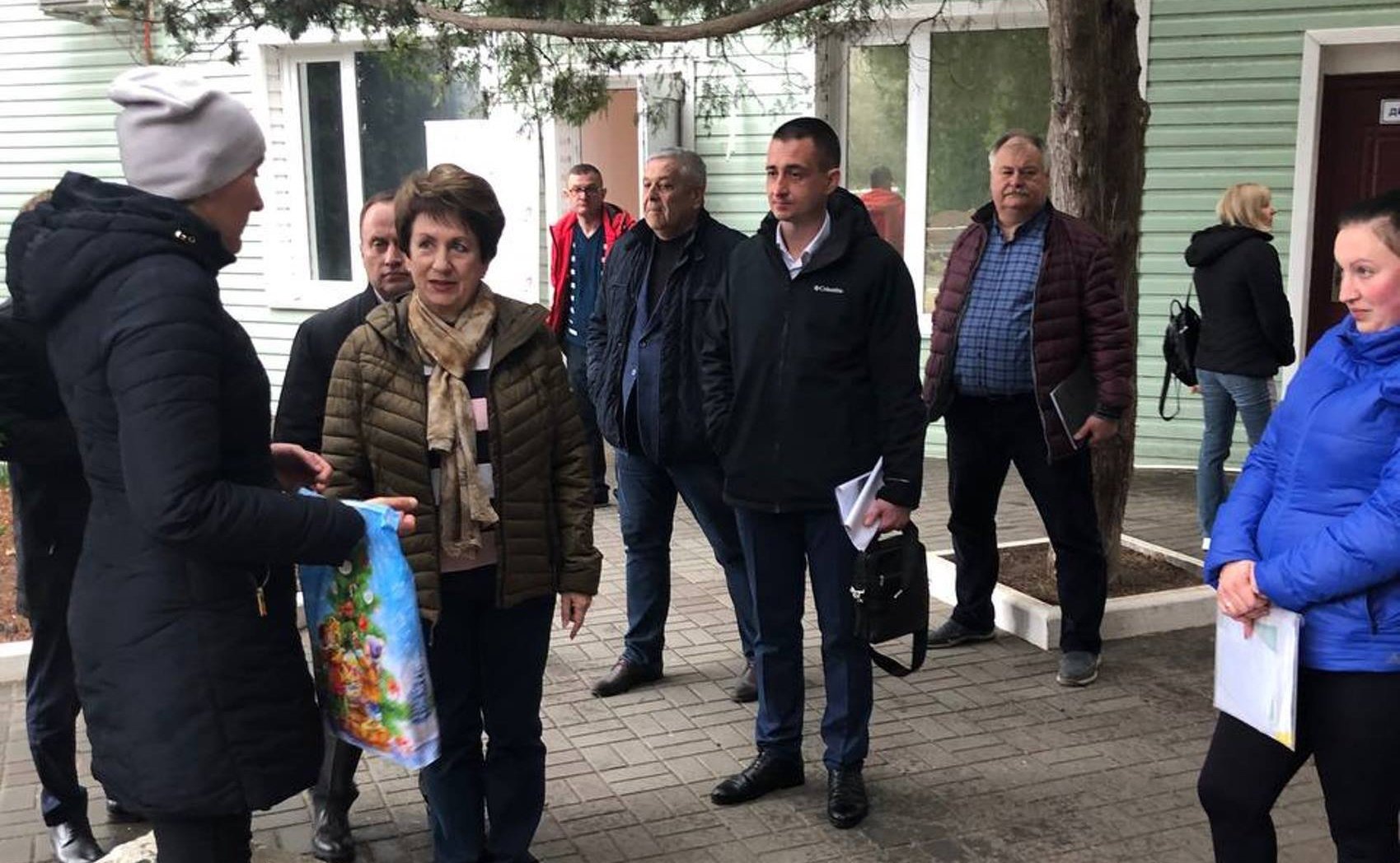 Екатерина Алтабаева посетила пункт временного размещения беженцев на базе пансионата «Изумруд»