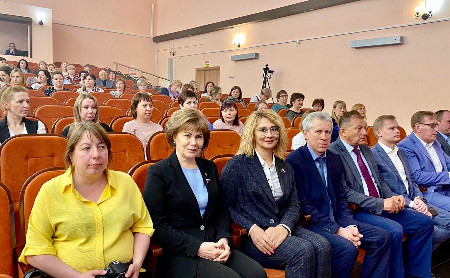 Наталия Косихина и Татьяна Гигель провели ряд встреч с руководителями предприятий лесной отрасли, а также с представителями профильных направлений правительства Ярославской области