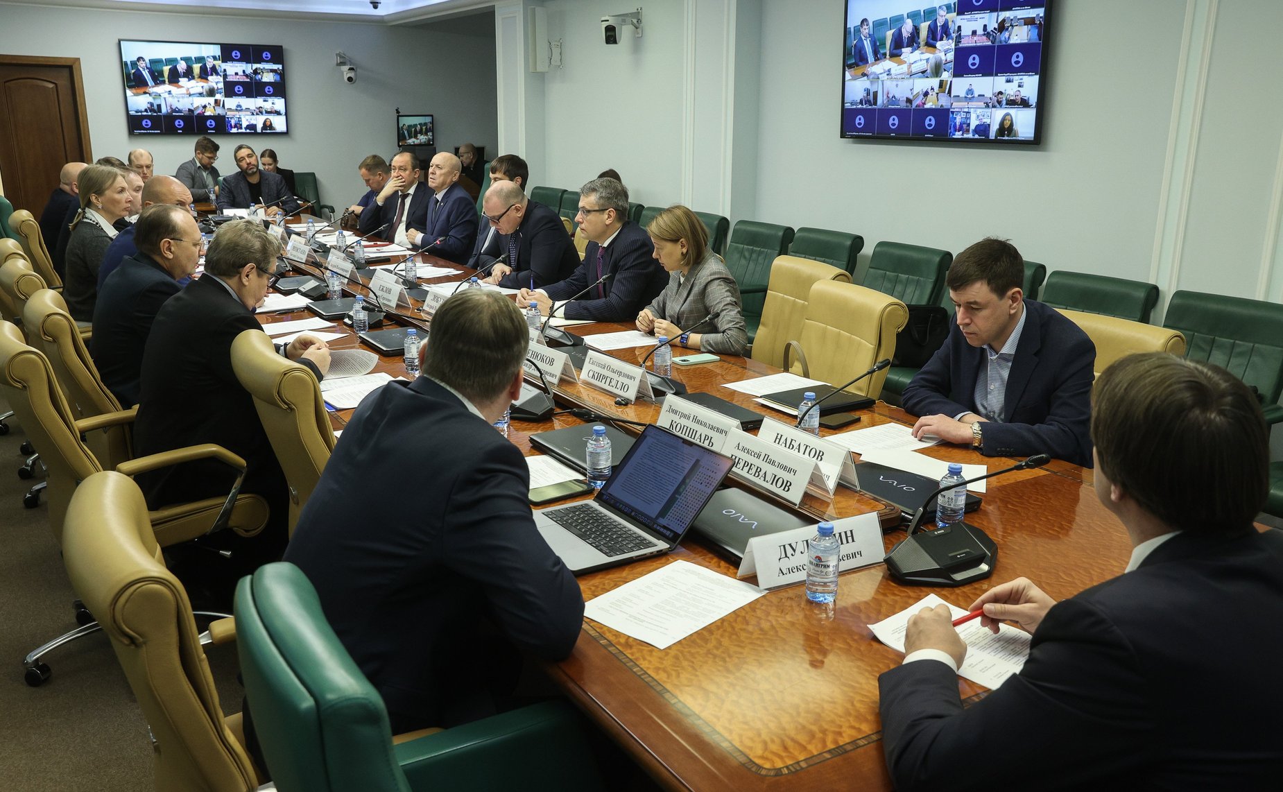 Круглый стол Комитета СФ по экономической политике «О механизмах поддержки российских компаний, работающих в отрасли информационных технологий и электронной промышленности, отечественных разработчиков и производителей программно-аппаратных комплексов»