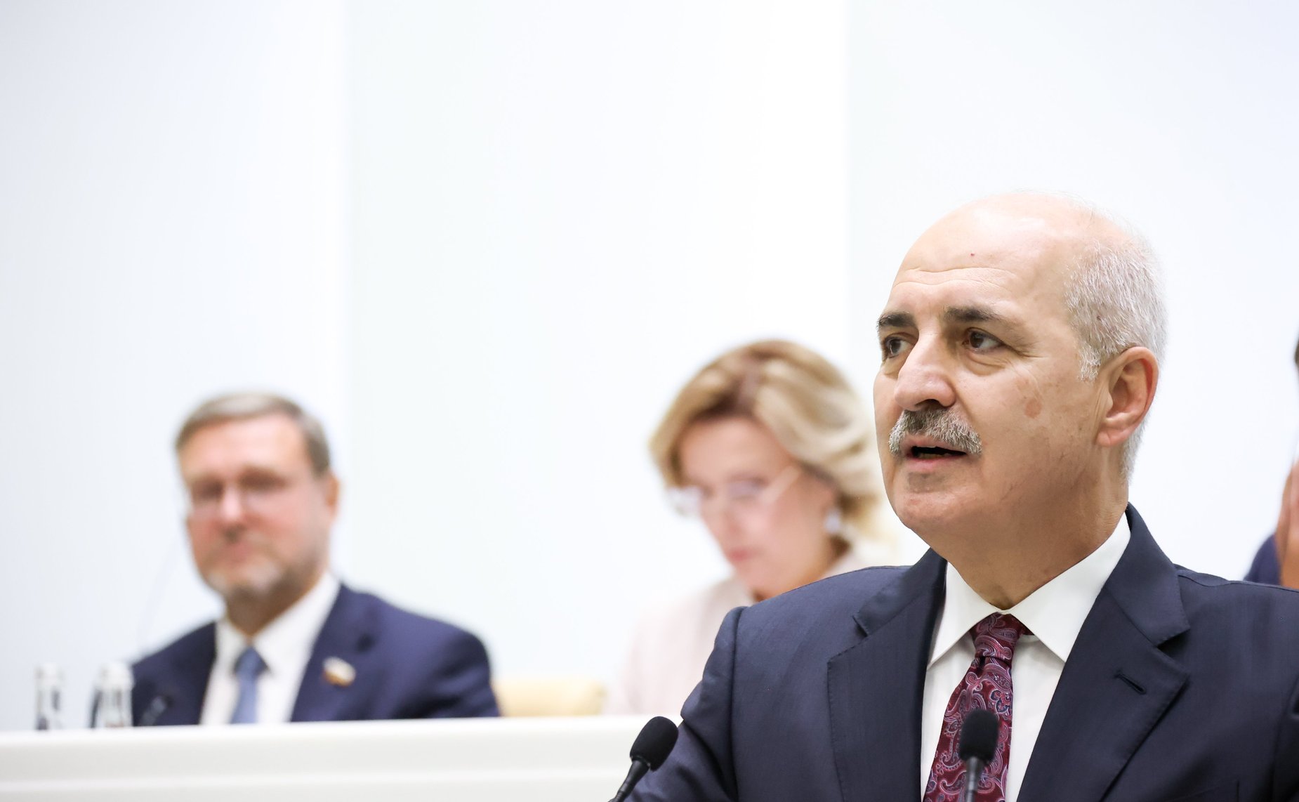 Председатель Великого национального собрания Турции Нуман Куртулмуш