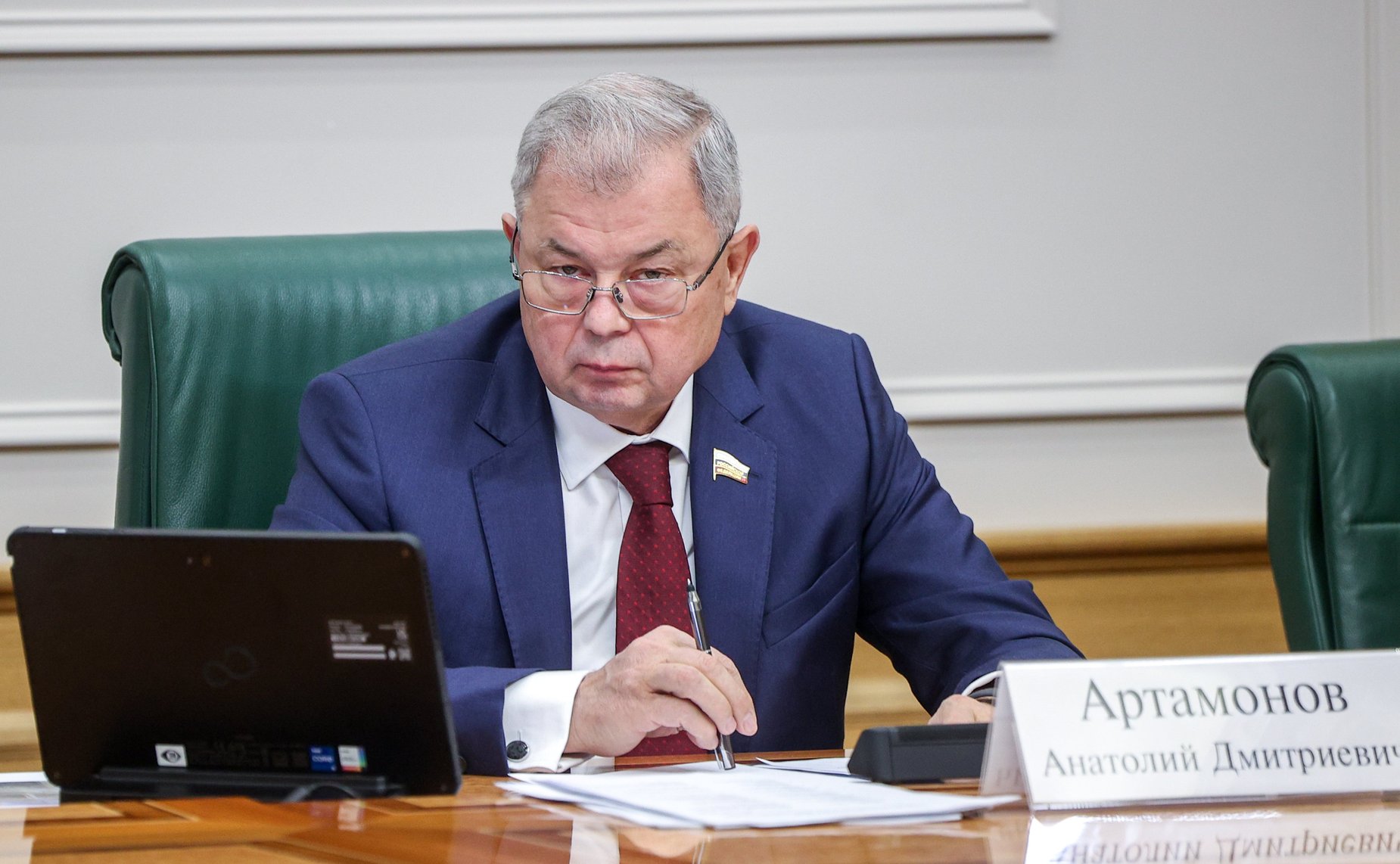 Анатолий Артамонов