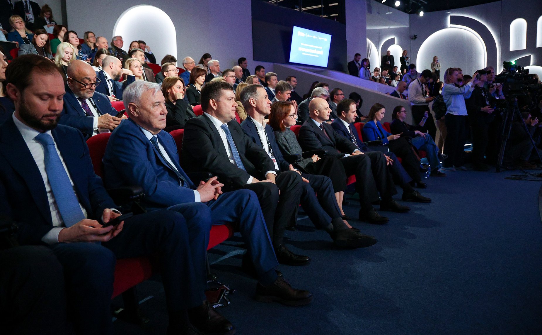 Заместитель Председателя Совета Федерации Николай Журавлев принял участие в церемонии подведения итогов и награждения победителей второго Всероссийского конкурса «Столица финансовой культуры»