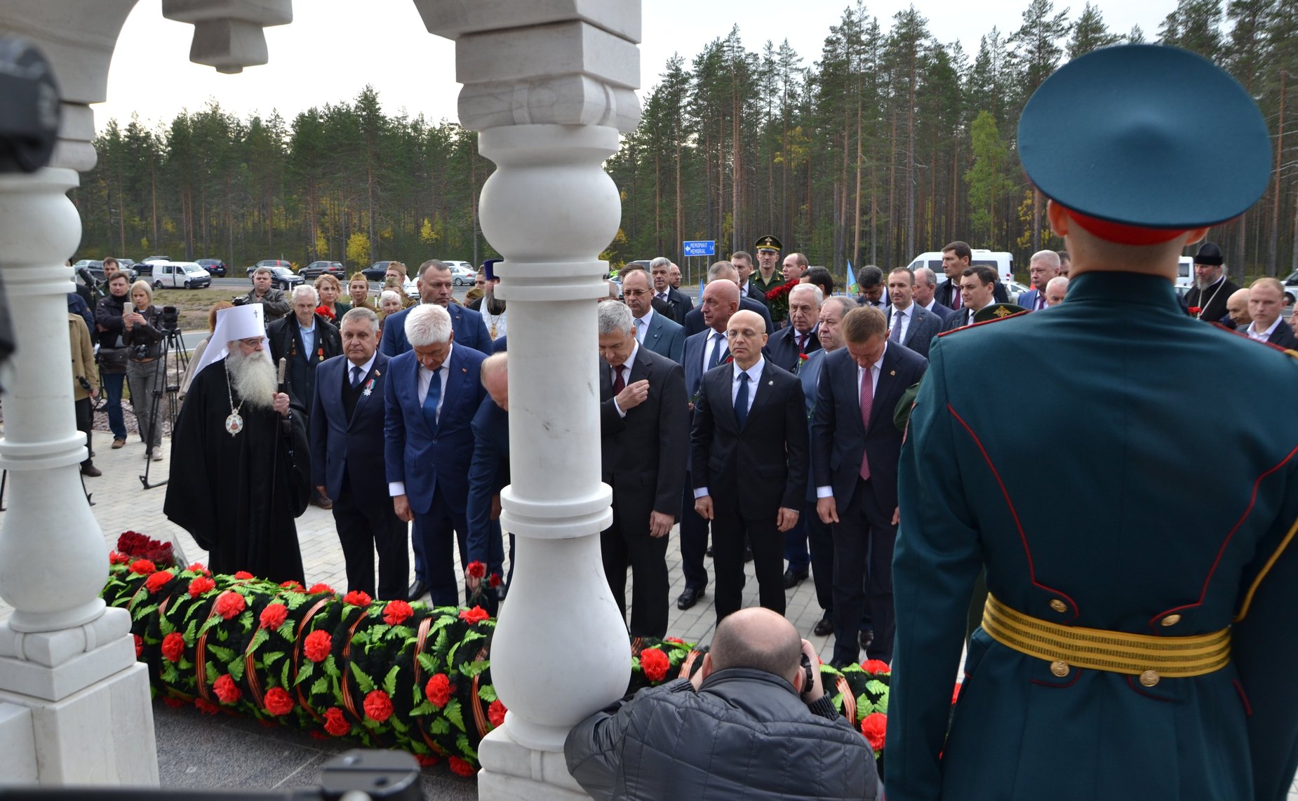 Александр Ракитин в рамках работы в регионе сенатор принял участие в открытии памятной Часовни защитникам Отечества