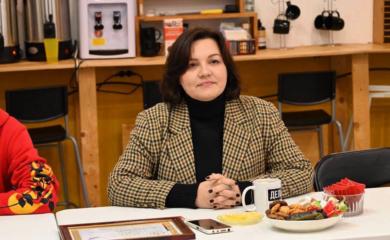 Айрат Гибатдинов вручил диплом проекта «Социальный курс: идеи нового времени» проекту «Ночная мэрия Ульяновска: организация вечернего и ночного досуга в городе»