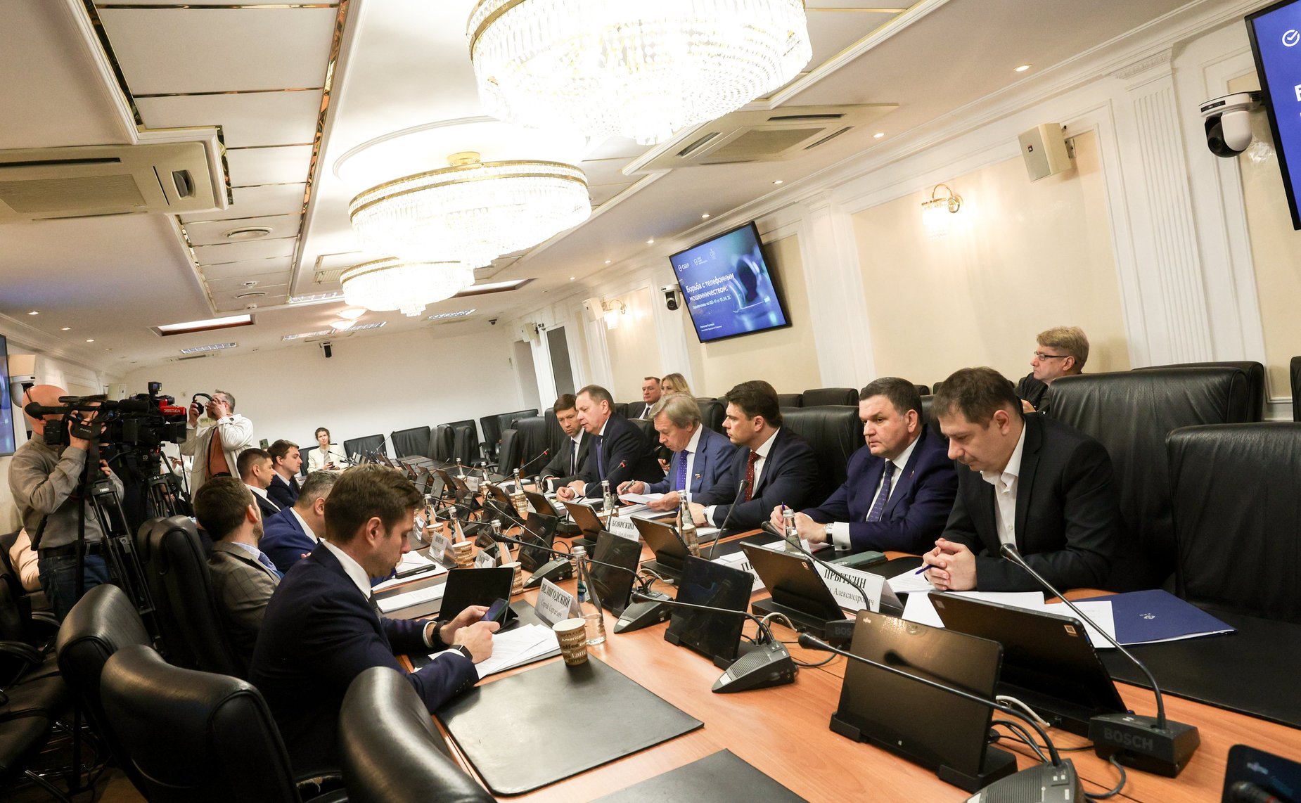Заседание Комиссии СФ по информационной политике и взаимодействию со СМИ «Борьба с телефонным мошенничеством: достижения и задачи. По следам принятия ФЗ-41 от 01.04.25»