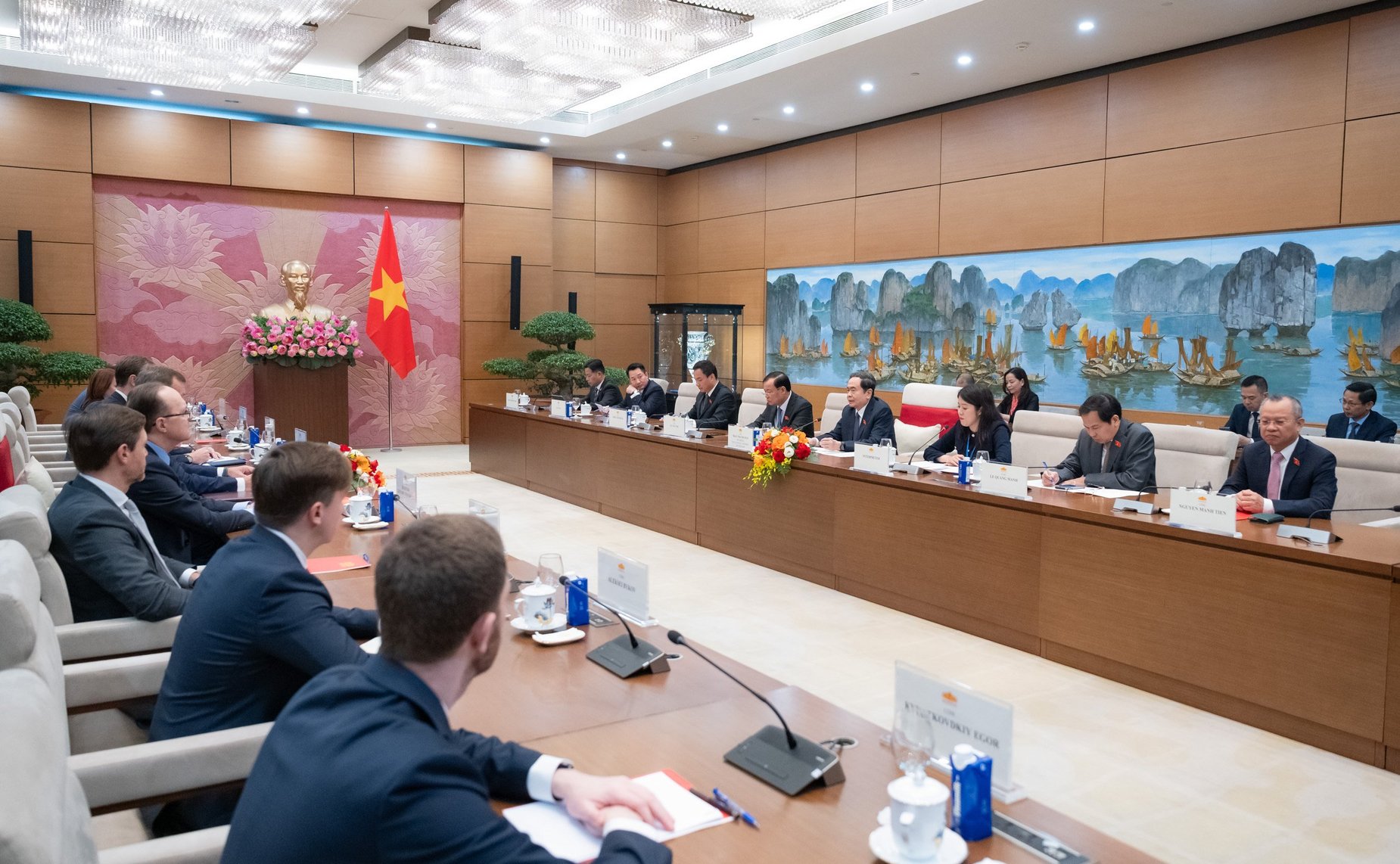 Делегация Совета Федерации во главе с первым заместителем Председателя СФ Андреем Яцкиным встретилась с Председателем Национального собрания Вьетнама Чан Тхань Маном