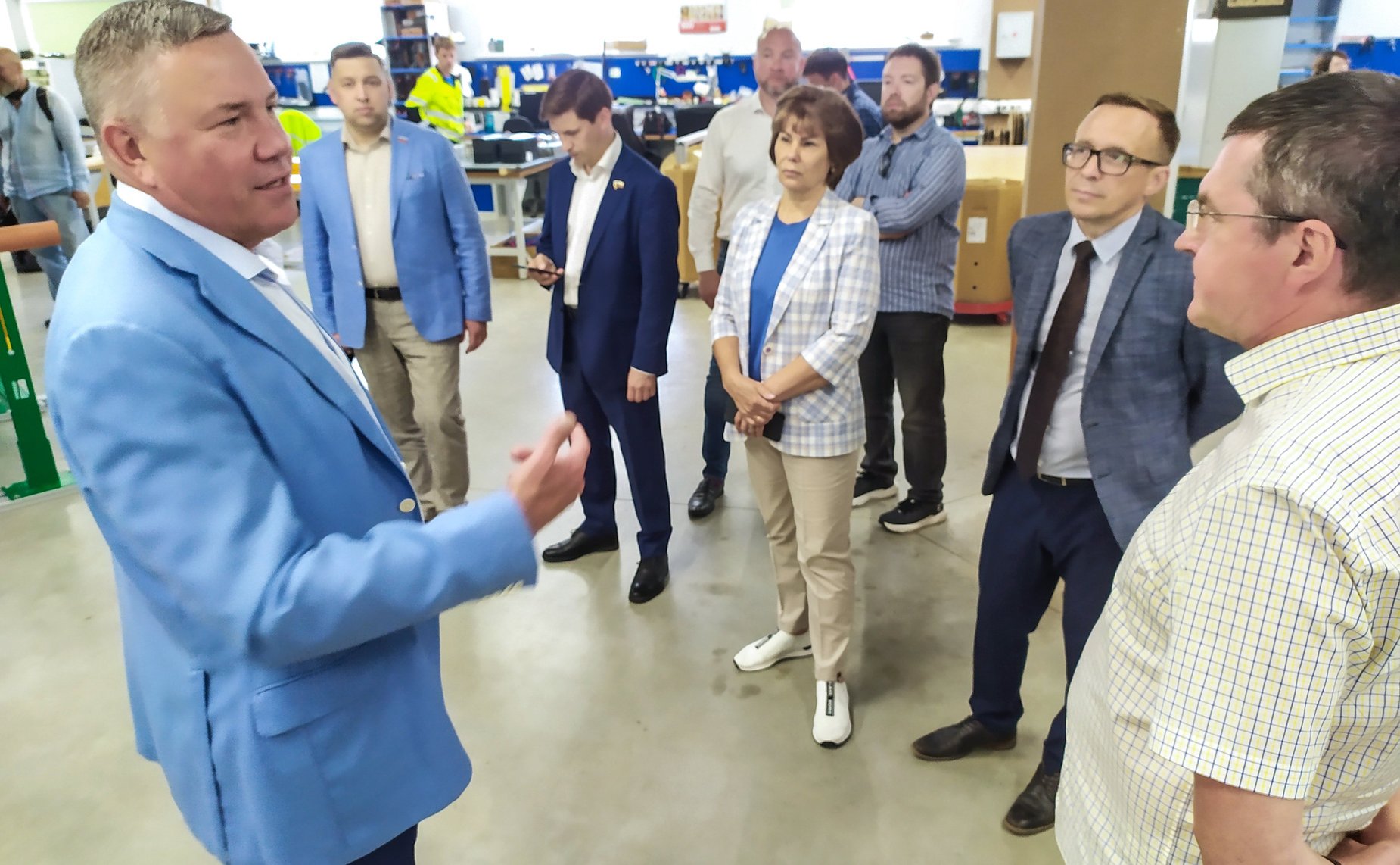 В рамках работы Совета по вопросам развития лесного комплекса сенаторы посетили ряд производственных объектов на территории Архангельской области