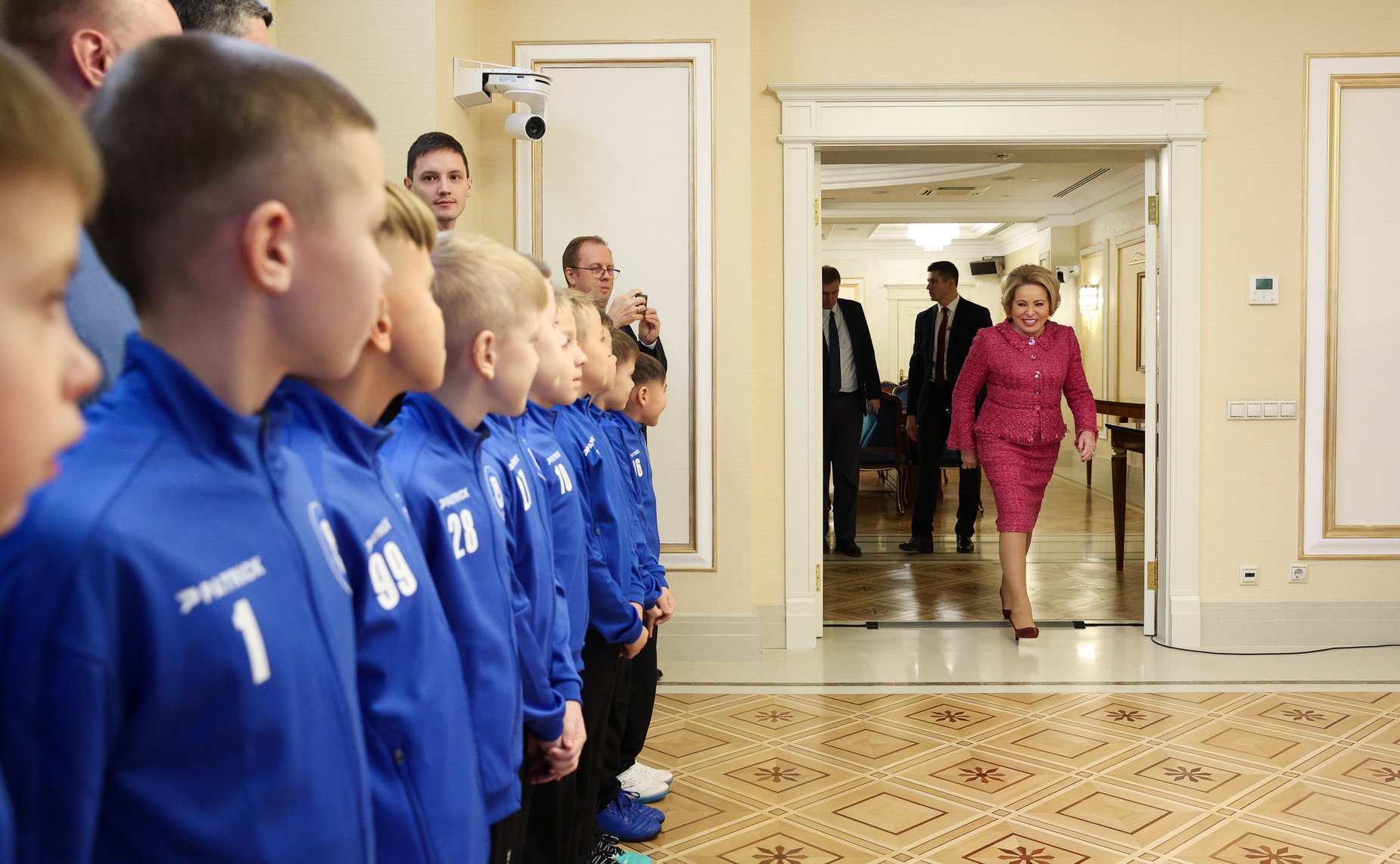 Встреча Председателя Совета Федерации Валентины Матвиенко с юношеской командой по мини-футболу клуба «Айка» г. Норильска