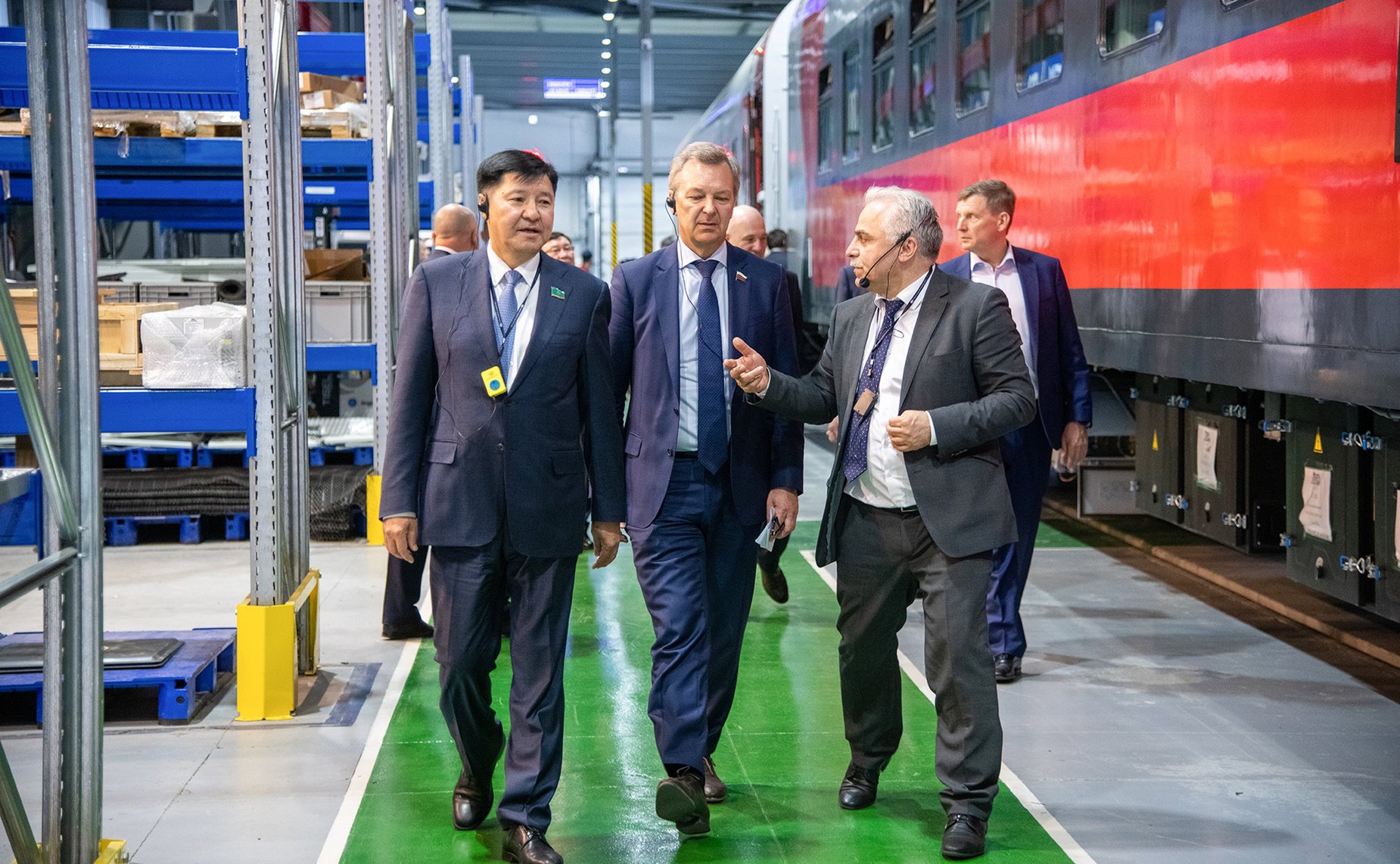 Участники 23-го заседания Комиссии по сотрудничеству между Советом Федерации и Сенатом Парламента Республики Казахстан посетили Тверской вагоностроительный завод