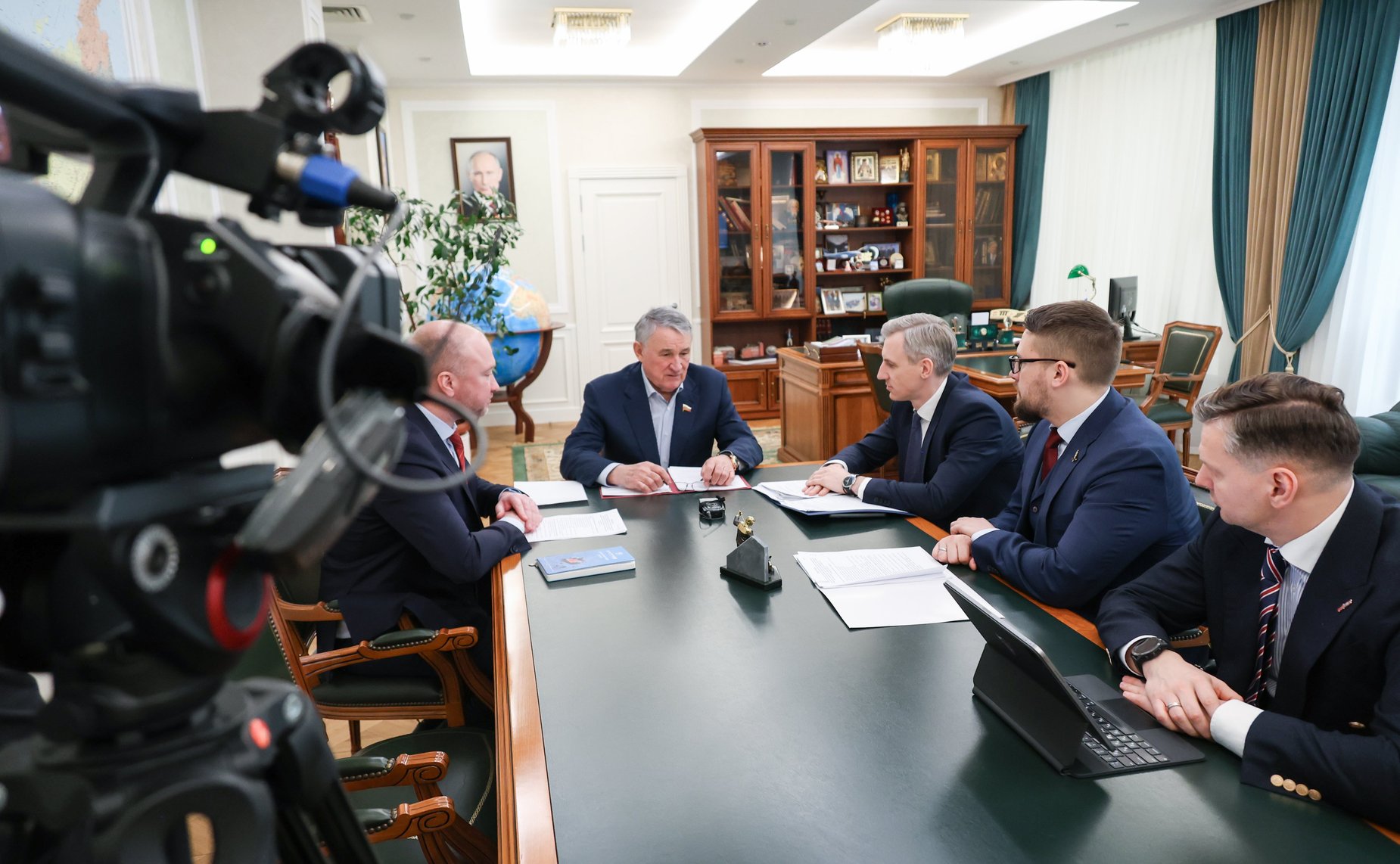 Встреча заместителя Председателя Совета Федерации Юрия Воробьева с руководством Смоленской области