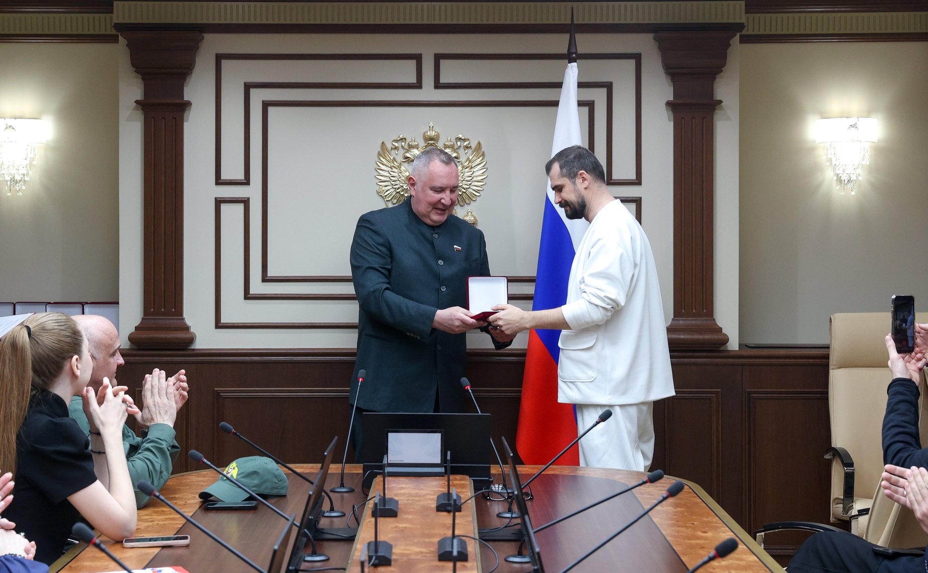 Церемония награждения медалью ордена «За заслуги перед Запорожской областью» съемочной группы художественного фильма «СВОИ. Баллада о войне» и музыкального коллектива «Звездный десант»