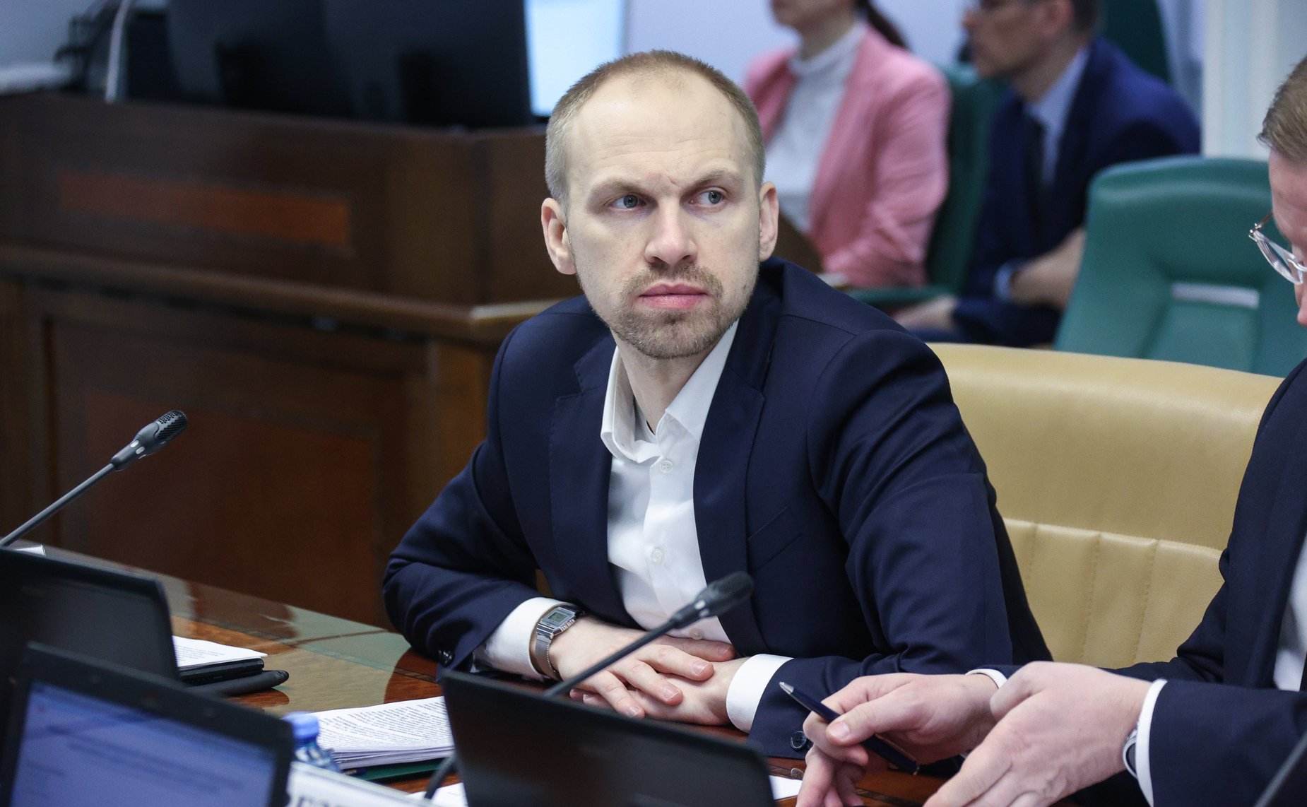 Круглый стол Комитета СФ по экономической политике «Актуальные вопросы взаимодействия акционерного общества «Почта России», маркетплейсов и других участников рынка онлайн-торговли»