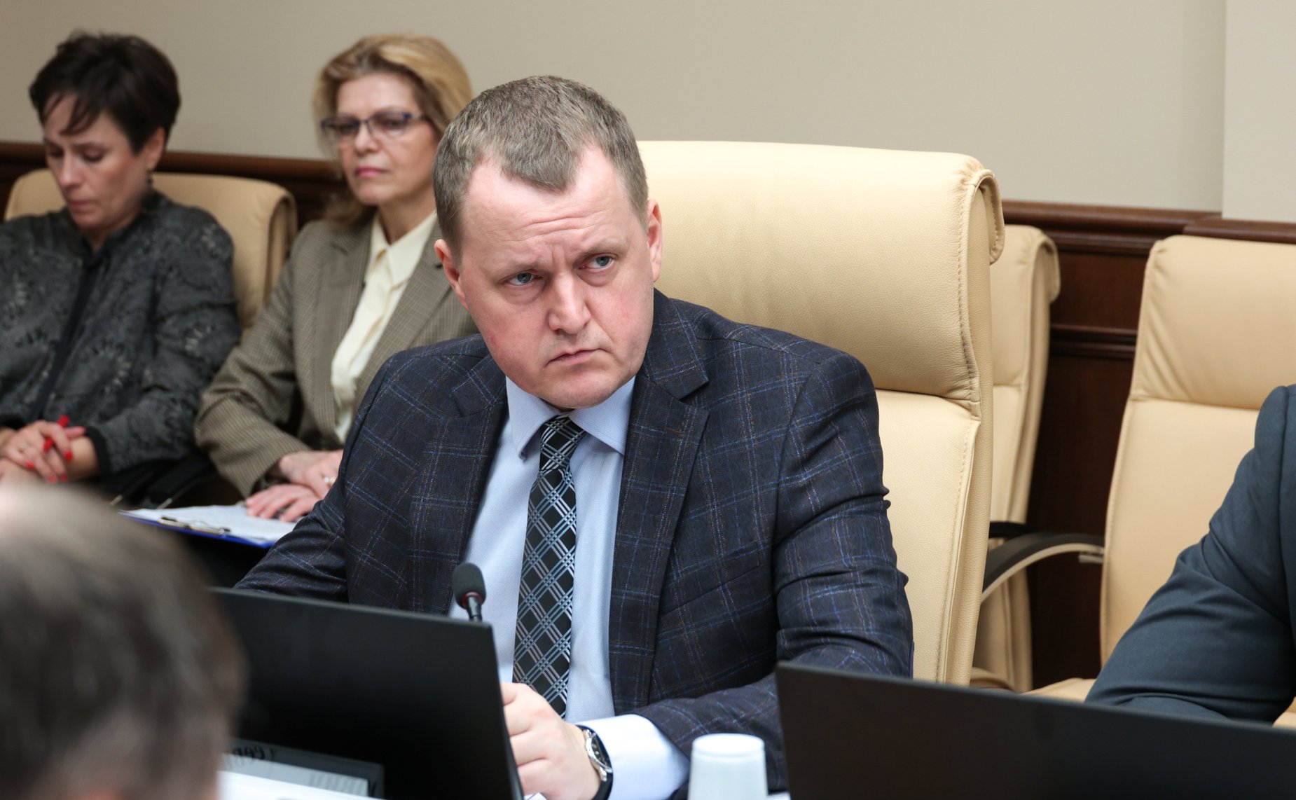 Совещание Комитета СФ по науке, образованию и культуре совместно с Комитетом СФ по экономической политике «Об организации в субъектах Российской Федерации перевозок детей школьными автобусами»