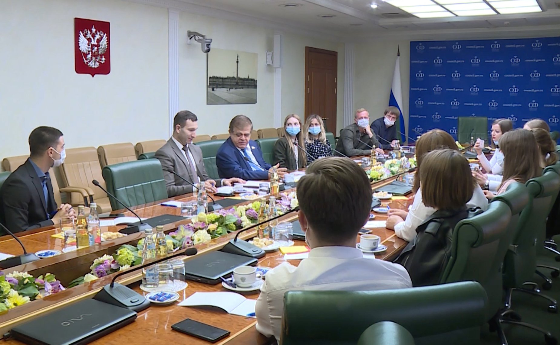 Встреча первого заместителя председателя Комитета СФ по международным делам Владимира Джабарова с молодыми представителями политических, общественных, научных и деловых кругов Республики Молдова