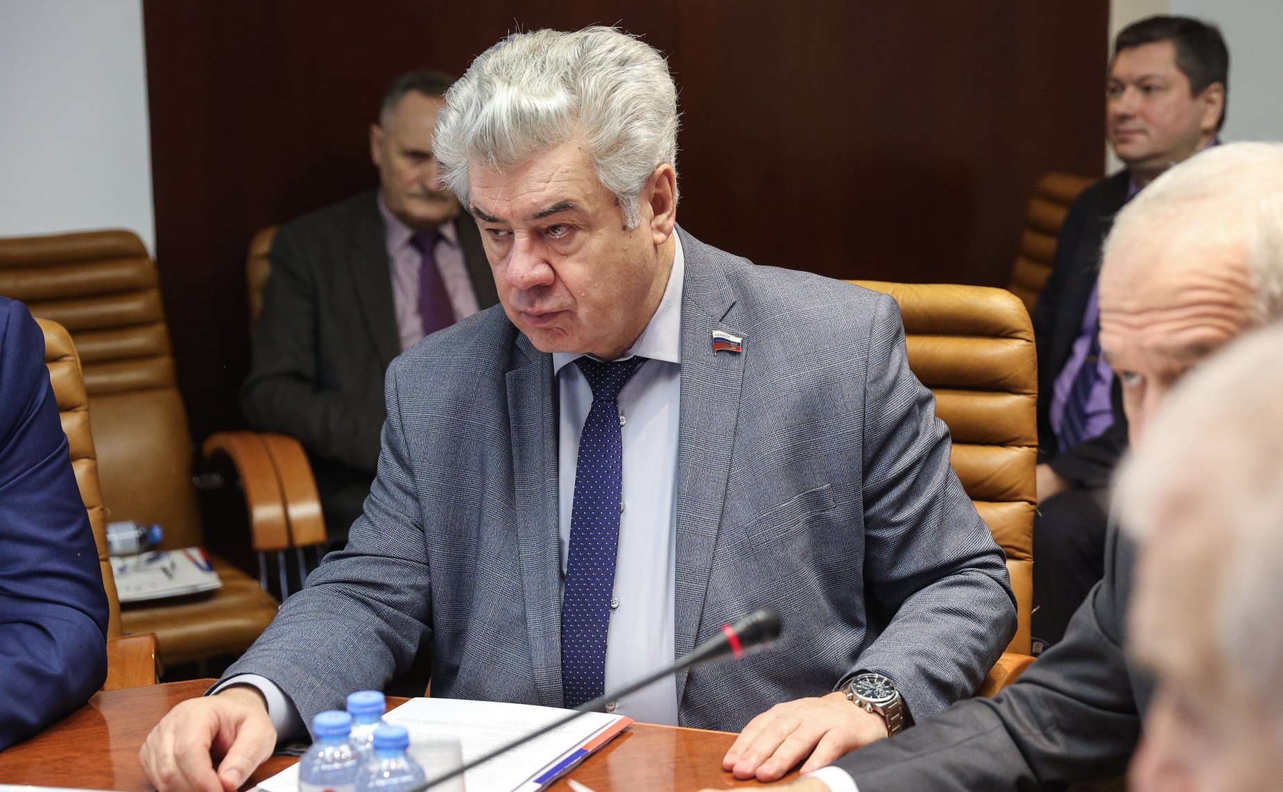 Виктор Бондарев