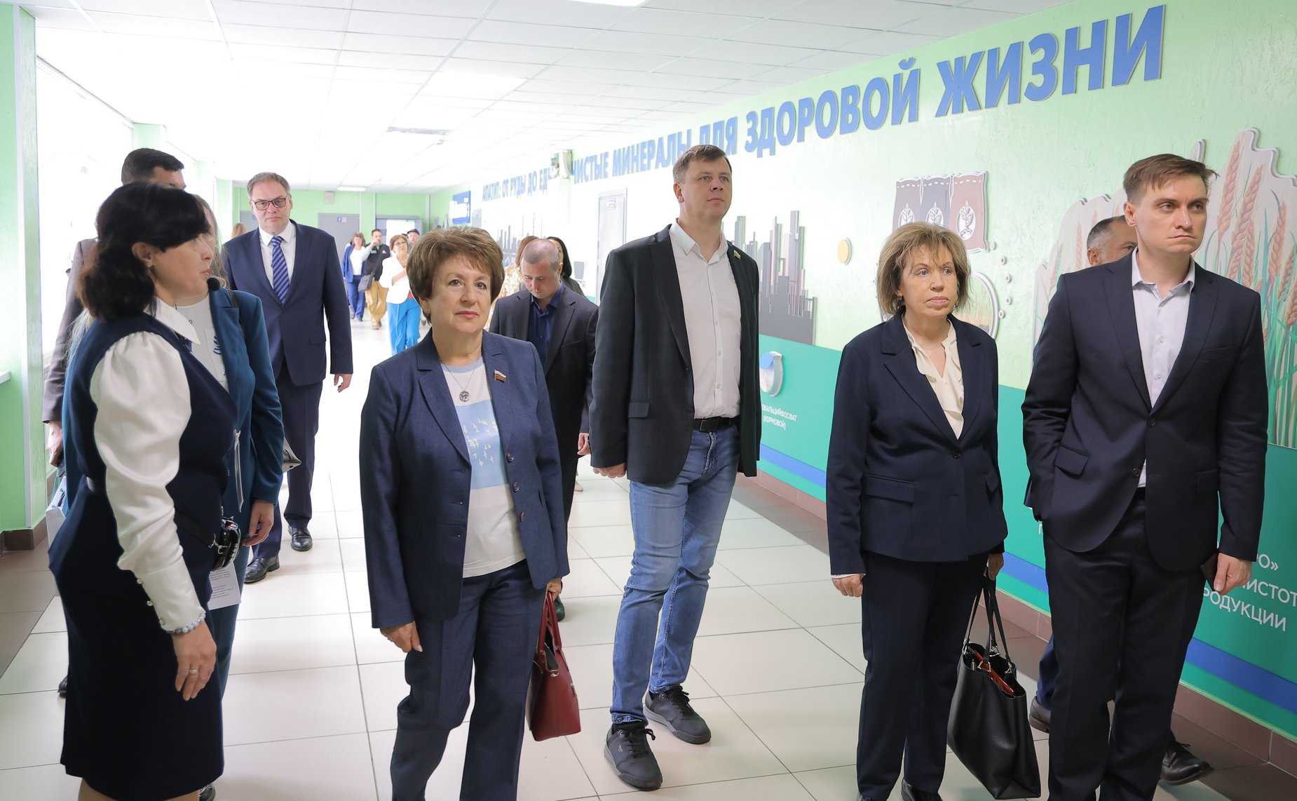 Выездное заседание Комитета Совета Федерации по науке, образованию и культуре «Развитие системы непрерывного образования для обеспечения технологического лидерства региона ( на примере Вологодской области)». Посещение школы №29
