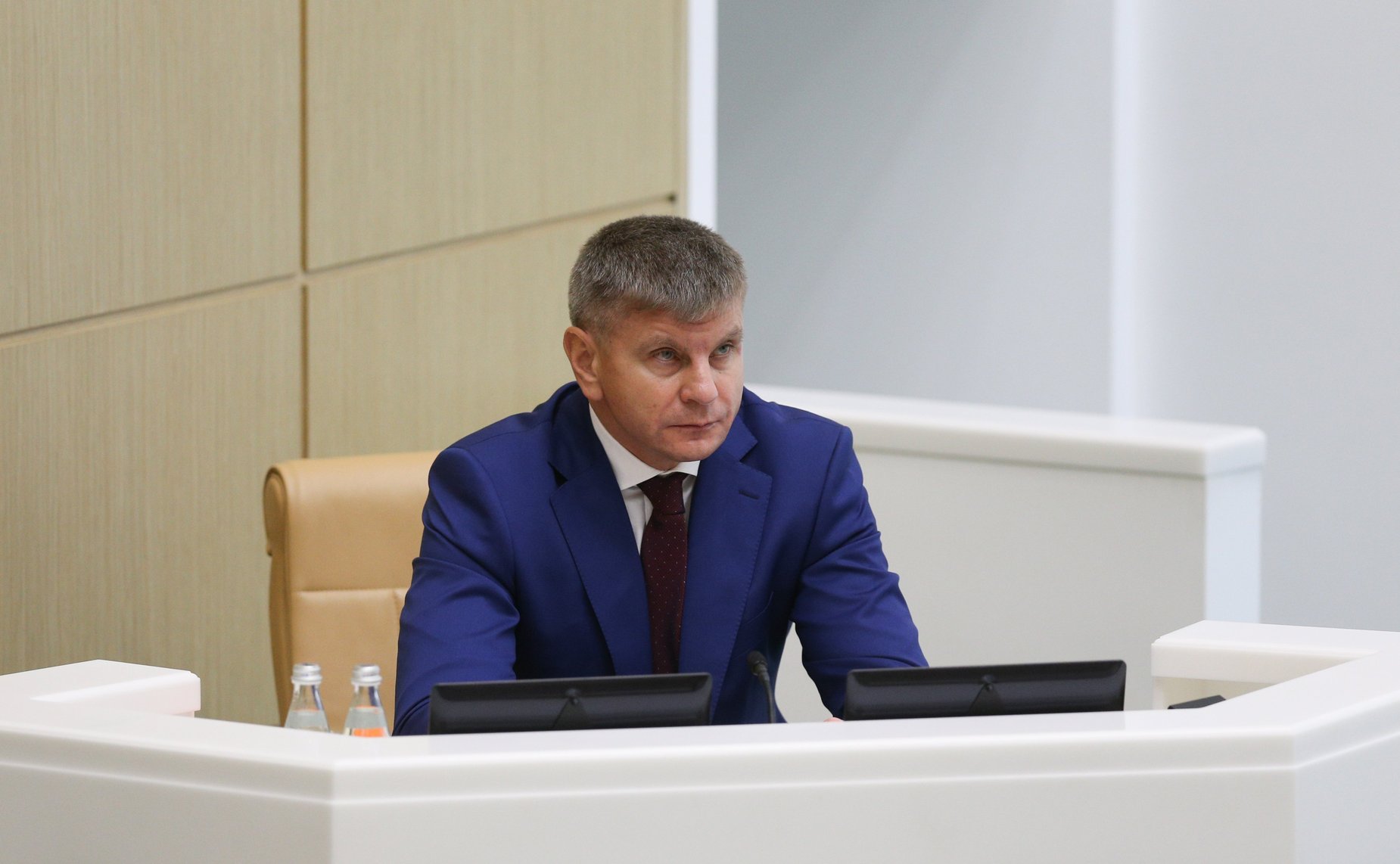 Геннадий Голов