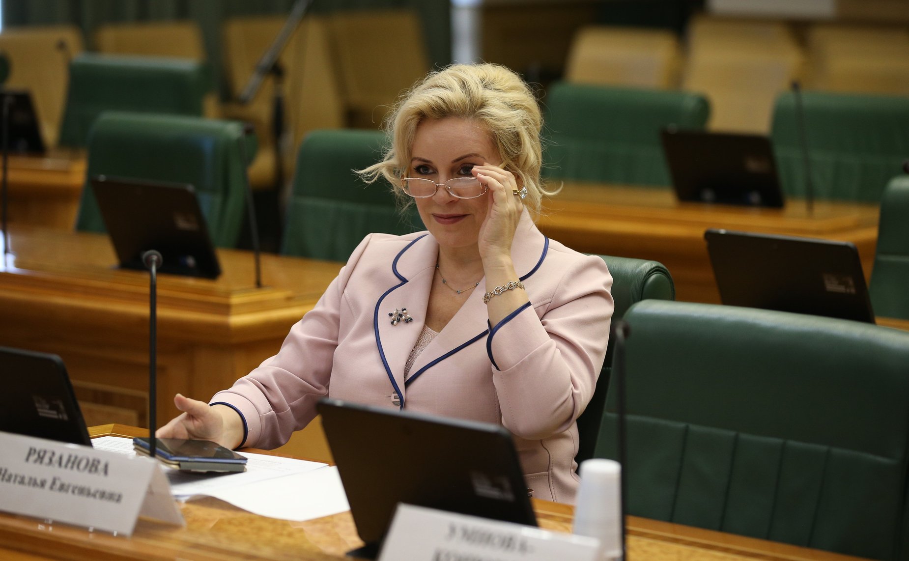 «Круглый стол», посвященный совершенствованию федерального законодательства в области обеспечения экологической безопасности, развития экологического образования и экологической культуры