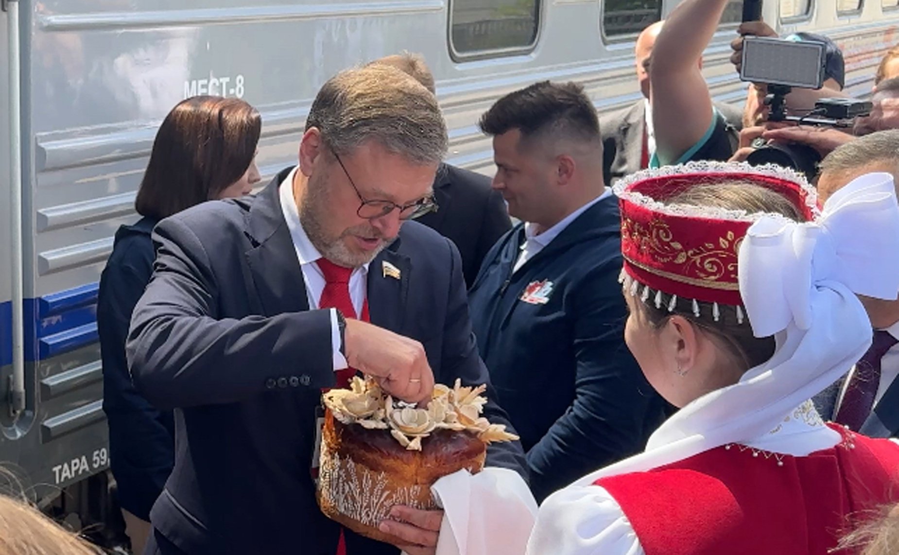 Торжественная встреча участников проекта «Поезд памяти» (фото СенатИнформ)