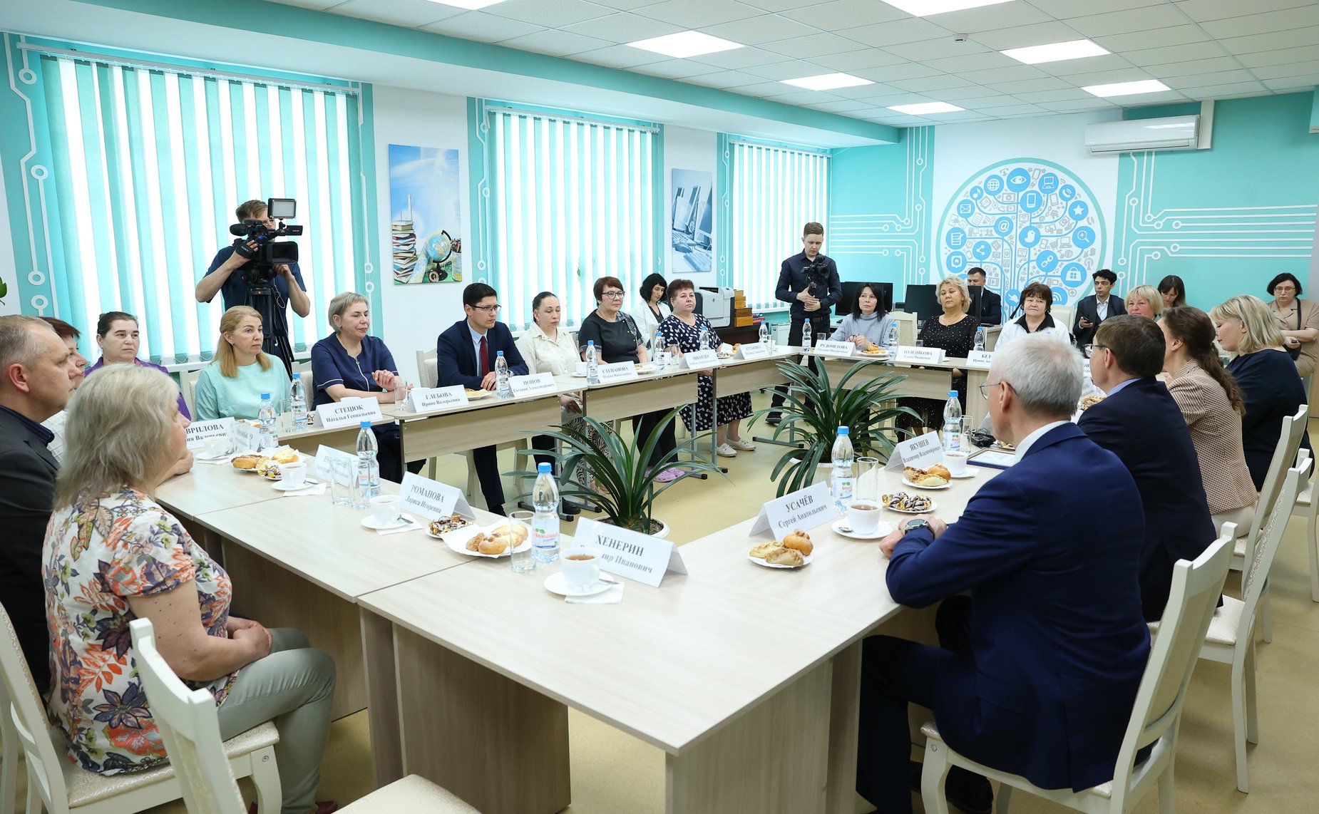 Владимир Якушев в ходе рабочей поездки в Республику Коми встретился с коллективом Республиканского Тентюковского дома-интерната для престарелых и инвалидов