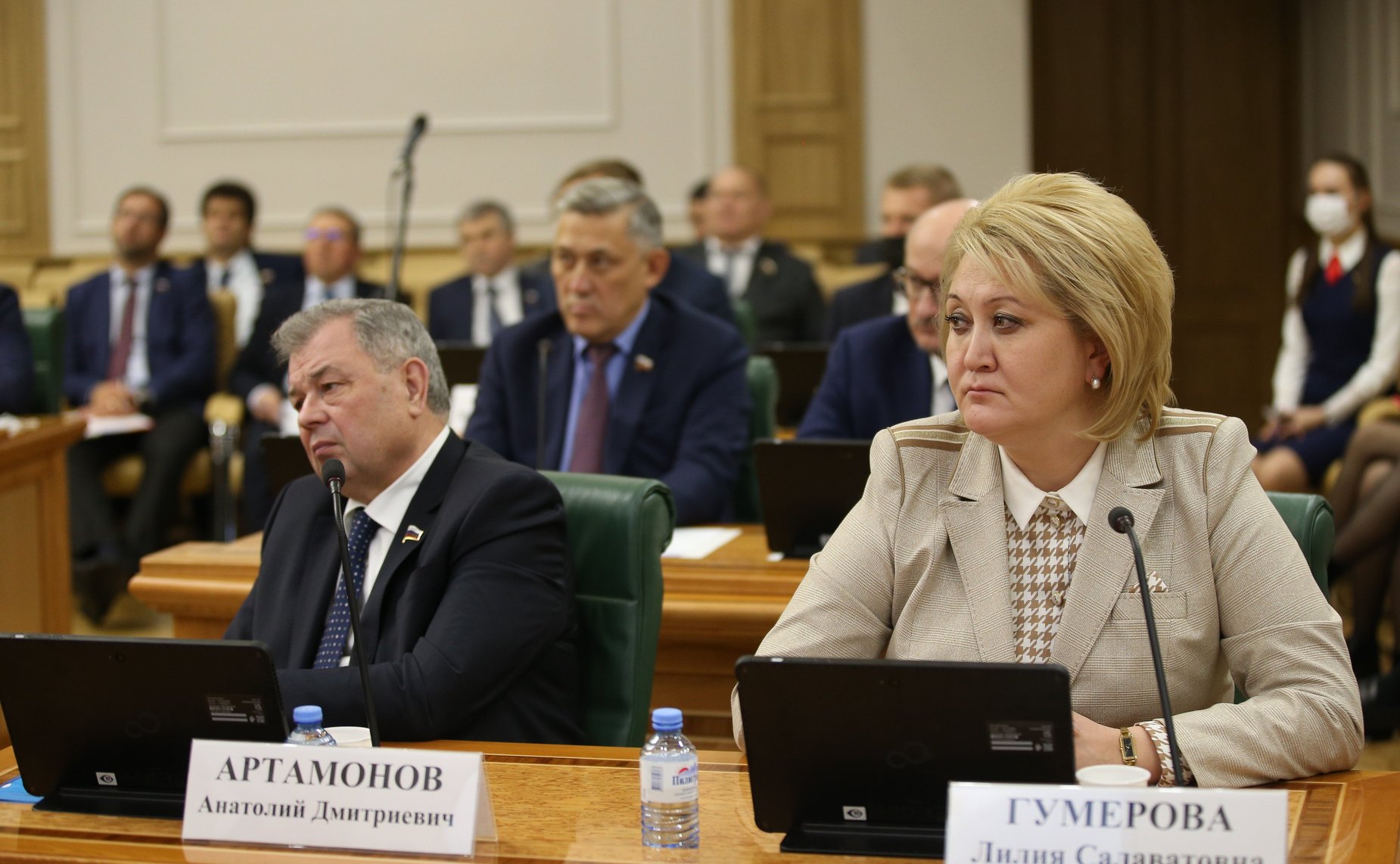 Встреча сенаторов Российской Федерации с Министром промышленности и торговли РФ Денисом Мантуровым в формате «Открытого диалога»