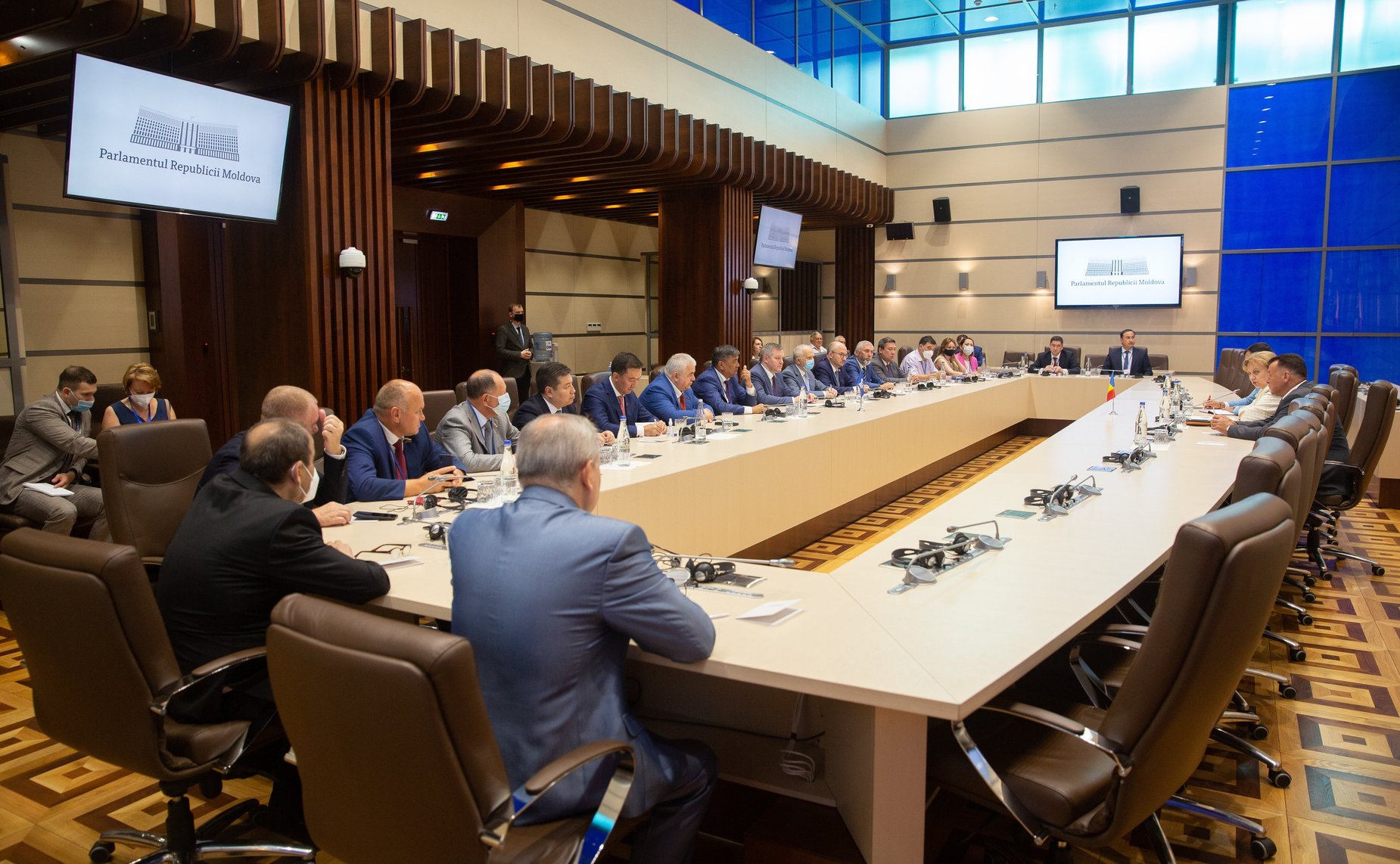 Участие сенаторов РФ в наблюдении за проведением парламентских выборов в Молдове